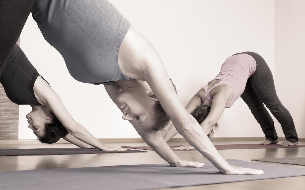 1280x800 Yoga wallpaper HD for desktop background