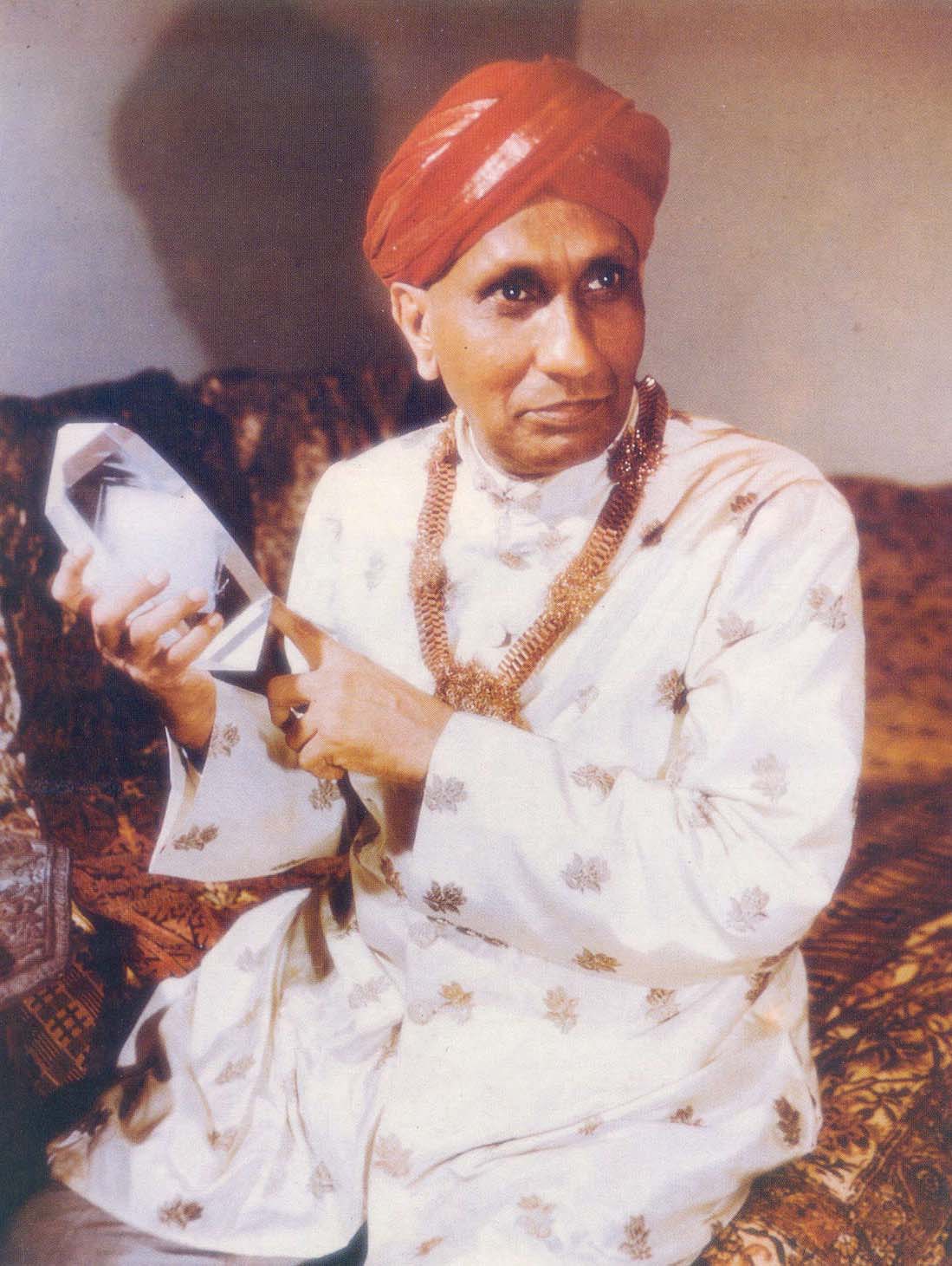 1099x1461 C. V. Raman Wallpaper