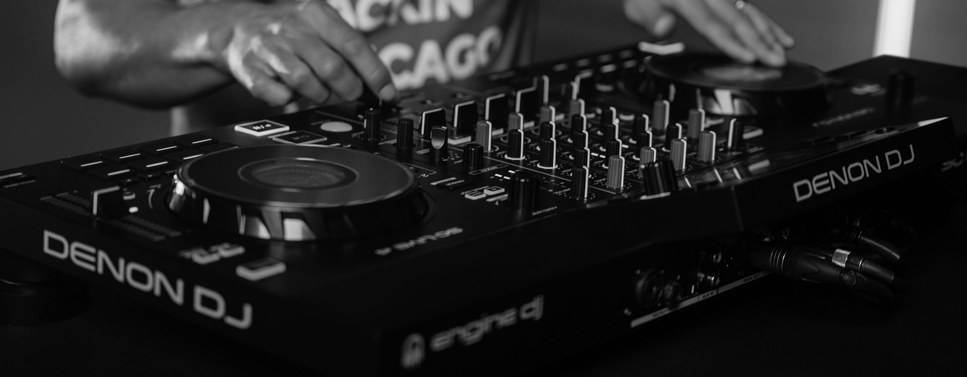 1920x750 Denon DJ SC LIVE 4 Standalone DJ System