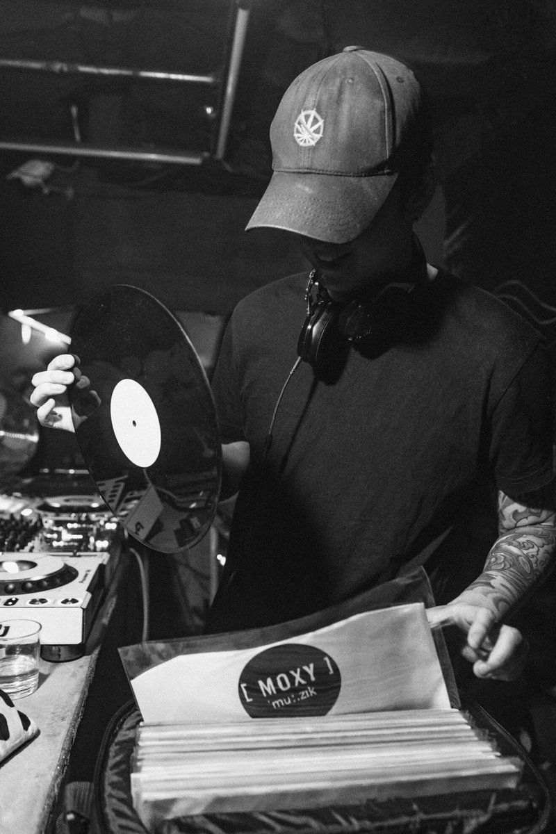 800x1200 Deep DanceMushrooms