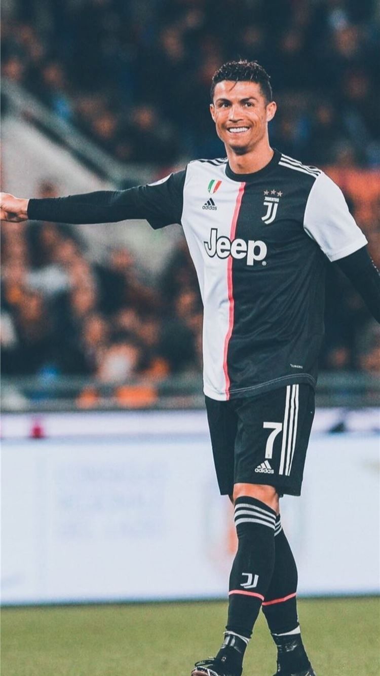 750x1334 Ronaldo football image