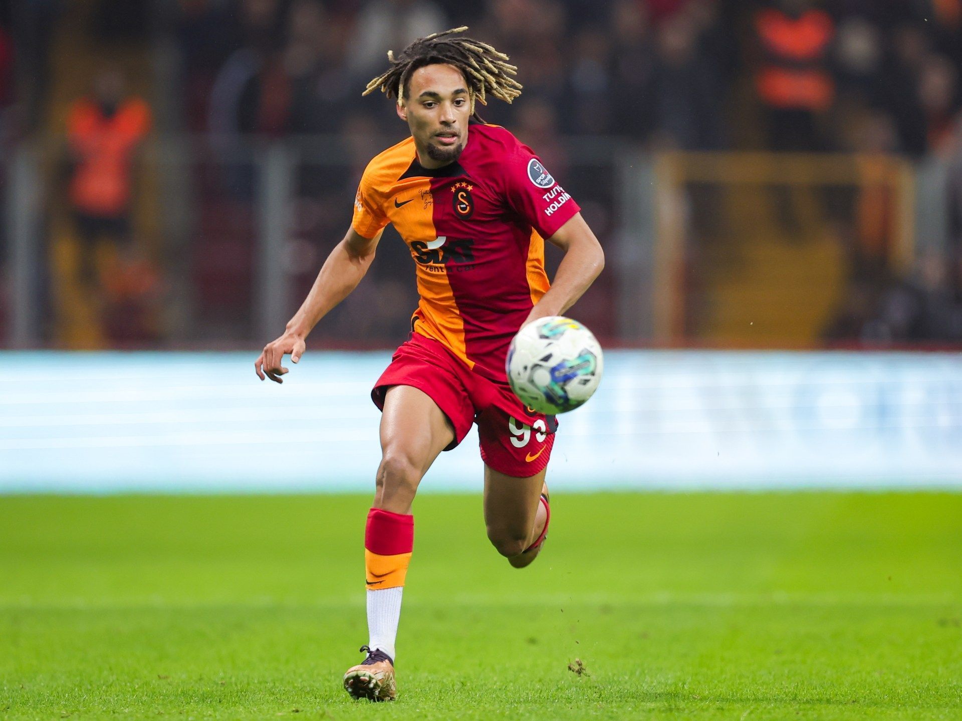 1920x1440 Galatasaray star Sacha Boey