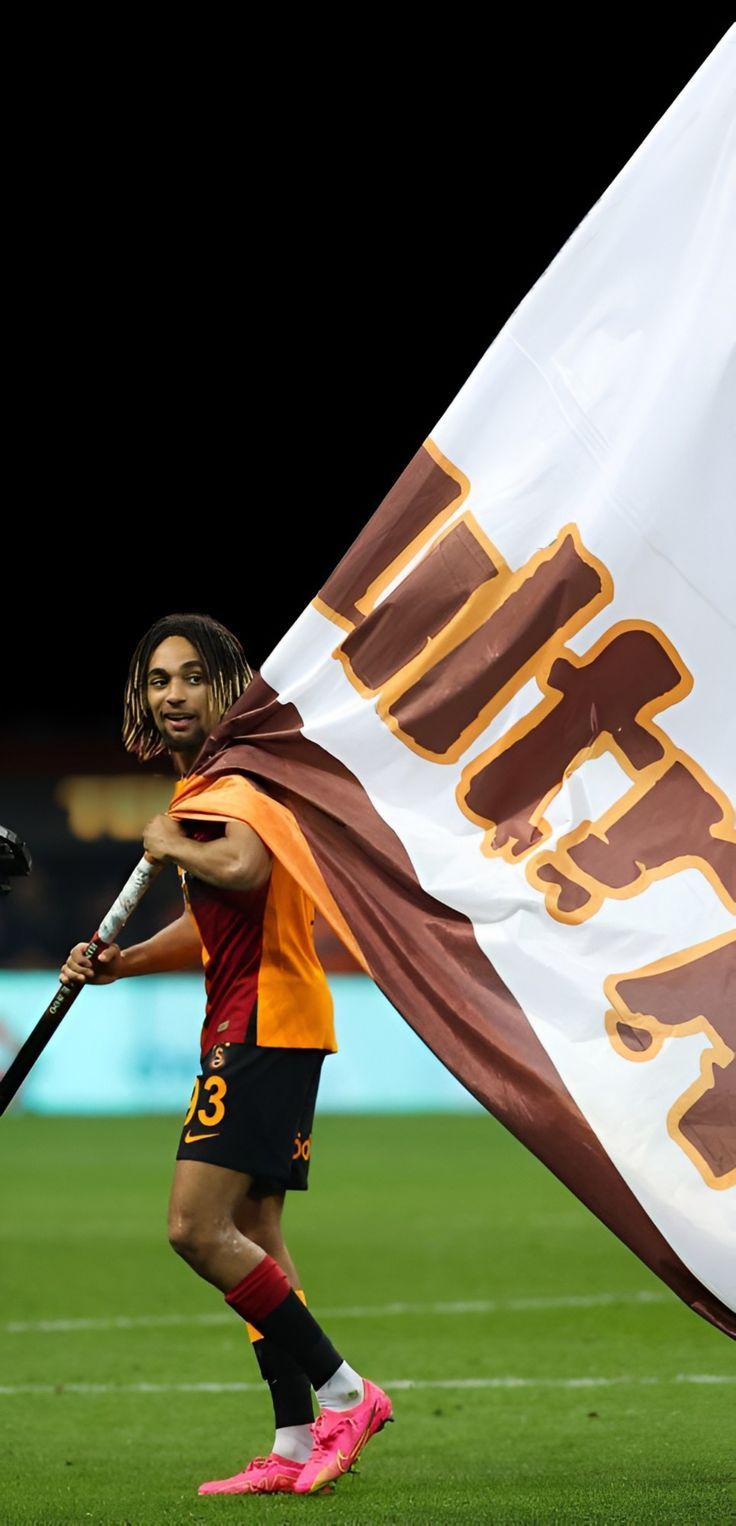736x1526 Sacha Boey Wallpaper. Aslan kral, Kız