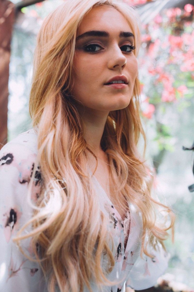 800x1200 Meg Donnelly