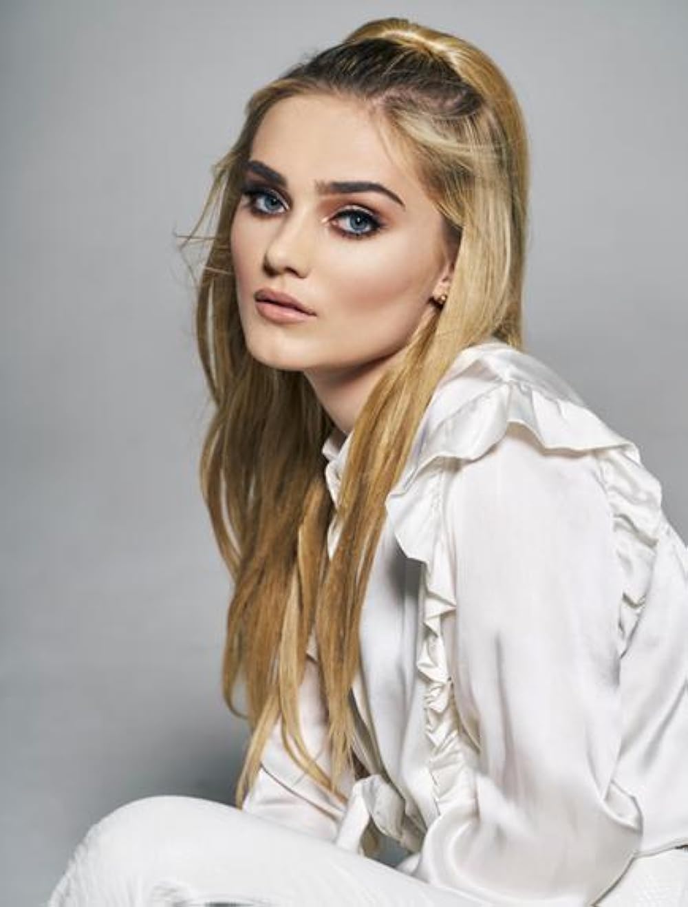 1000x1318 Meg Donnelly
