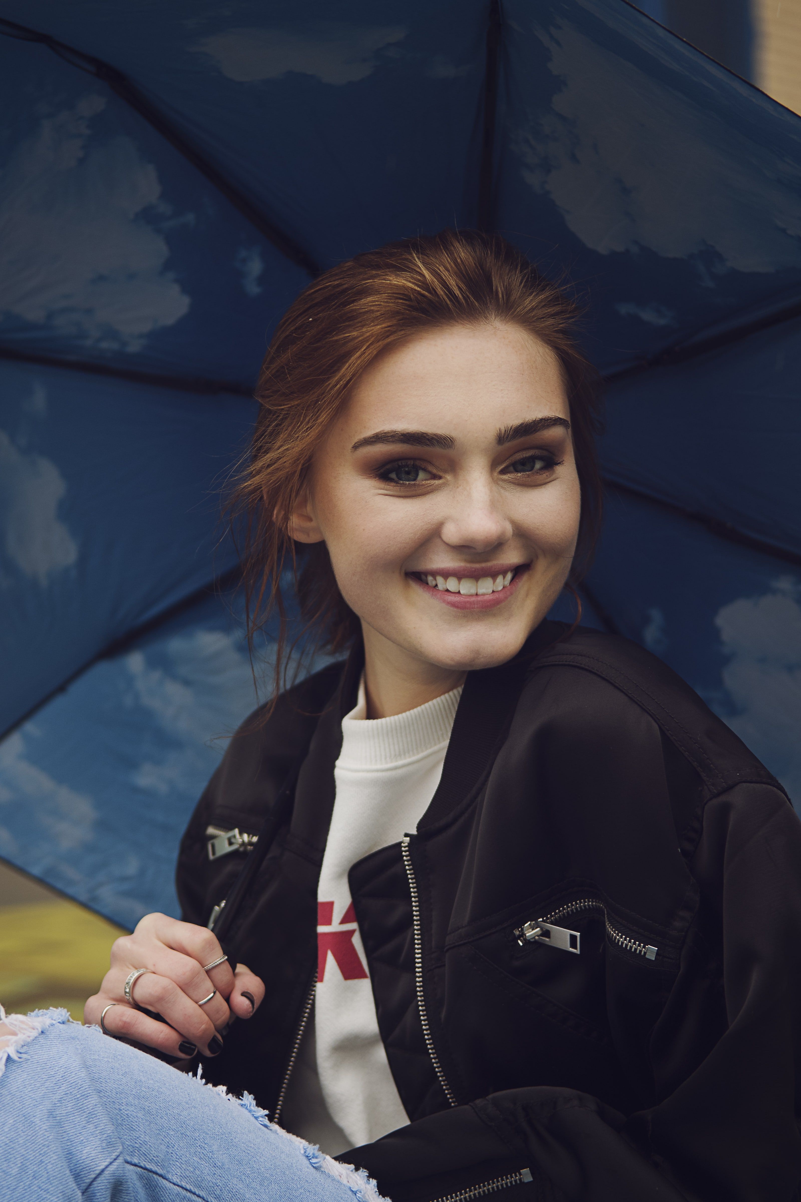 3200x4800 Meg donnelly, Zombie disney, Cute actors