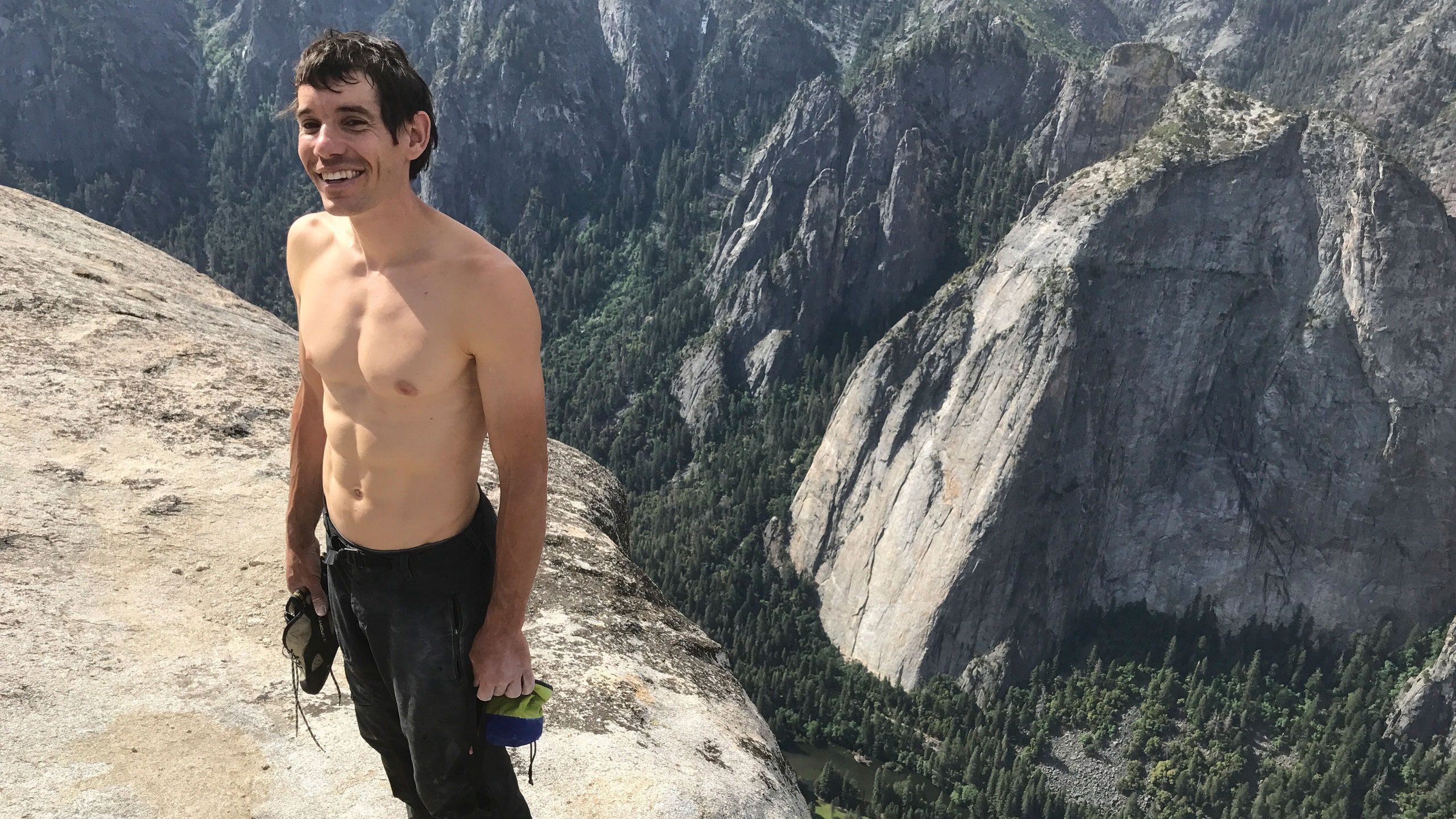 2560x1440 Alex Honnold Climbed El Capitan