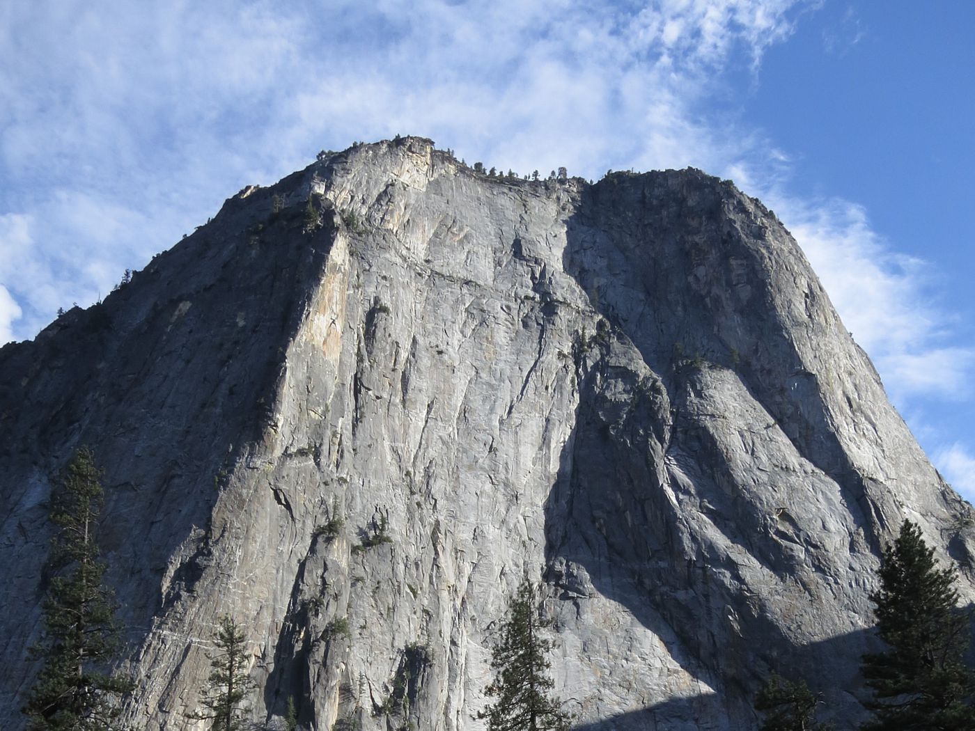 1400x1050 Alex Honnold casually climbed a rock