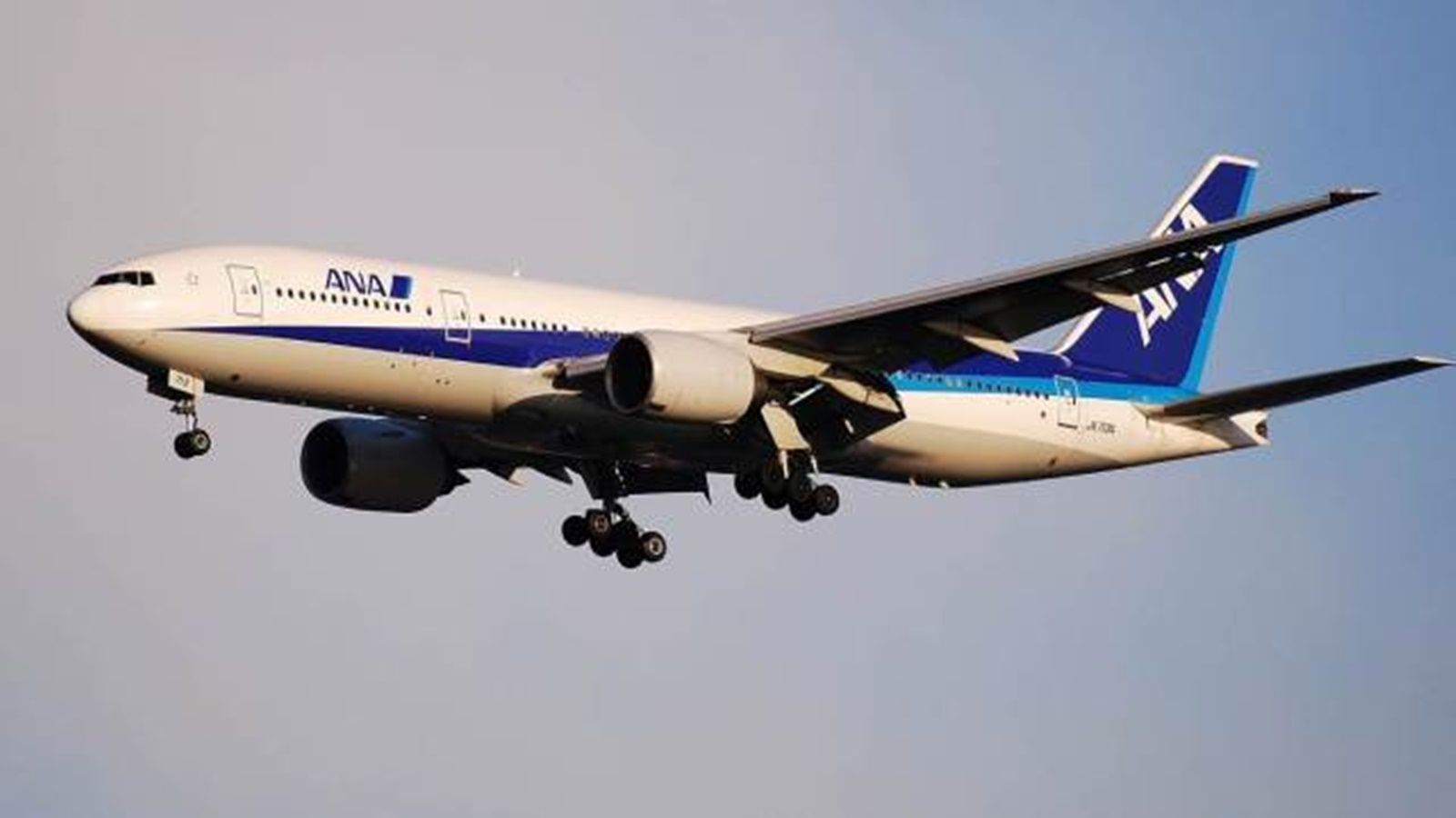 1600x900 Japan ANA Boeing 737 800 Flight Turns