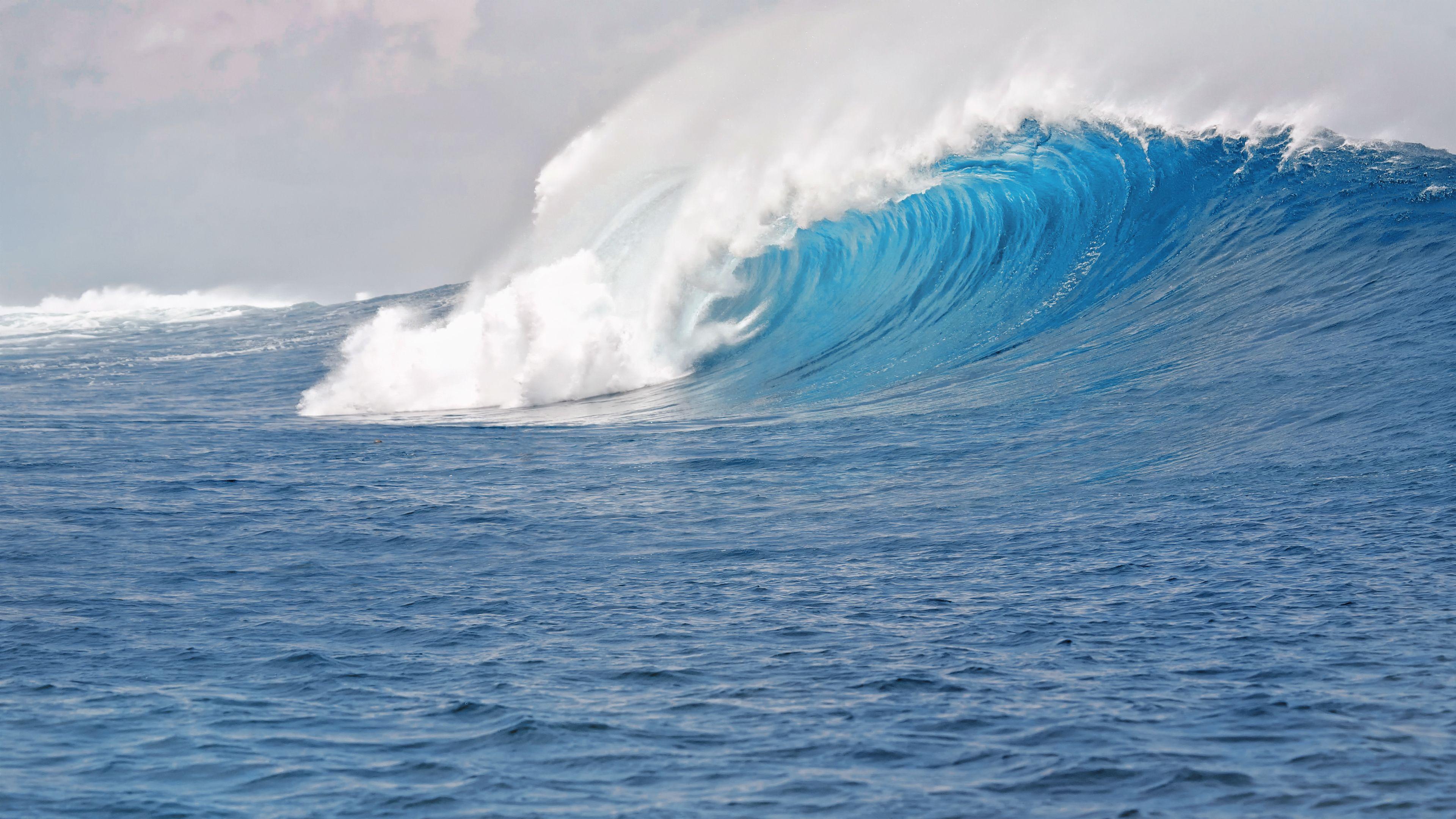 3840x2160 Blue Sea Waves Chromebook Wallpaper