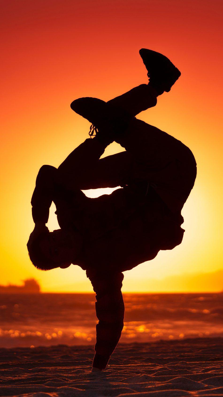 950x1689 Boy Dance Beach Sunset Sunlight 4K .com