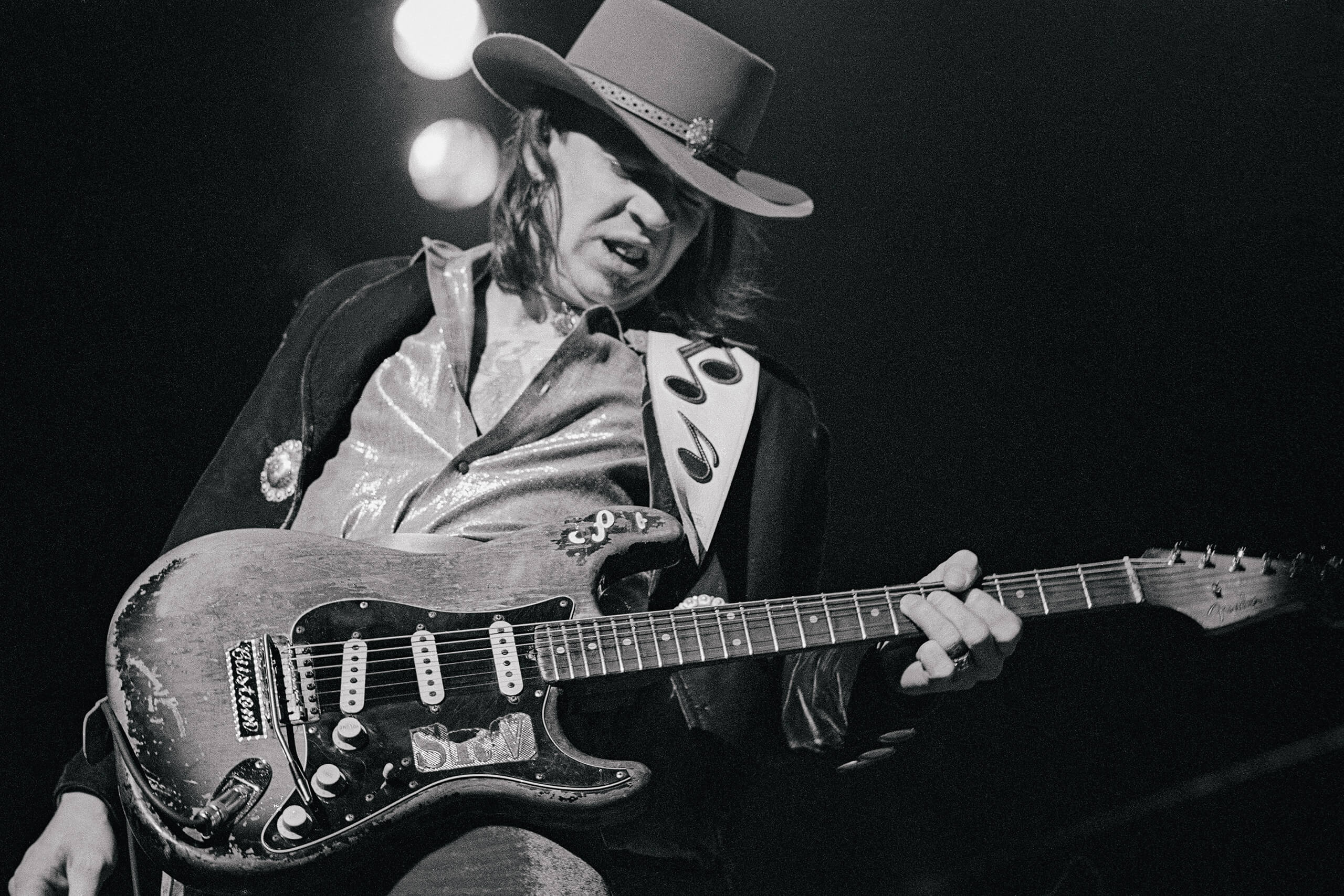 2560x1707 Guitar Legends: Stevie Ray Vaughan