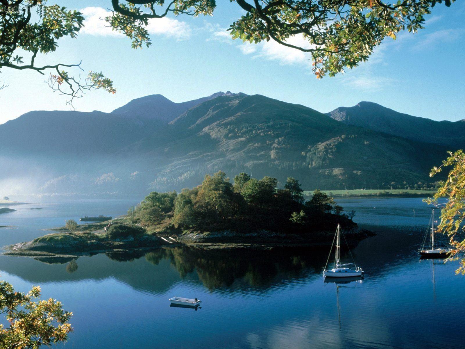 1600x1200 Lakes: Boats Trees Lake Loch Leven Scotland Desktop Wallpaper
