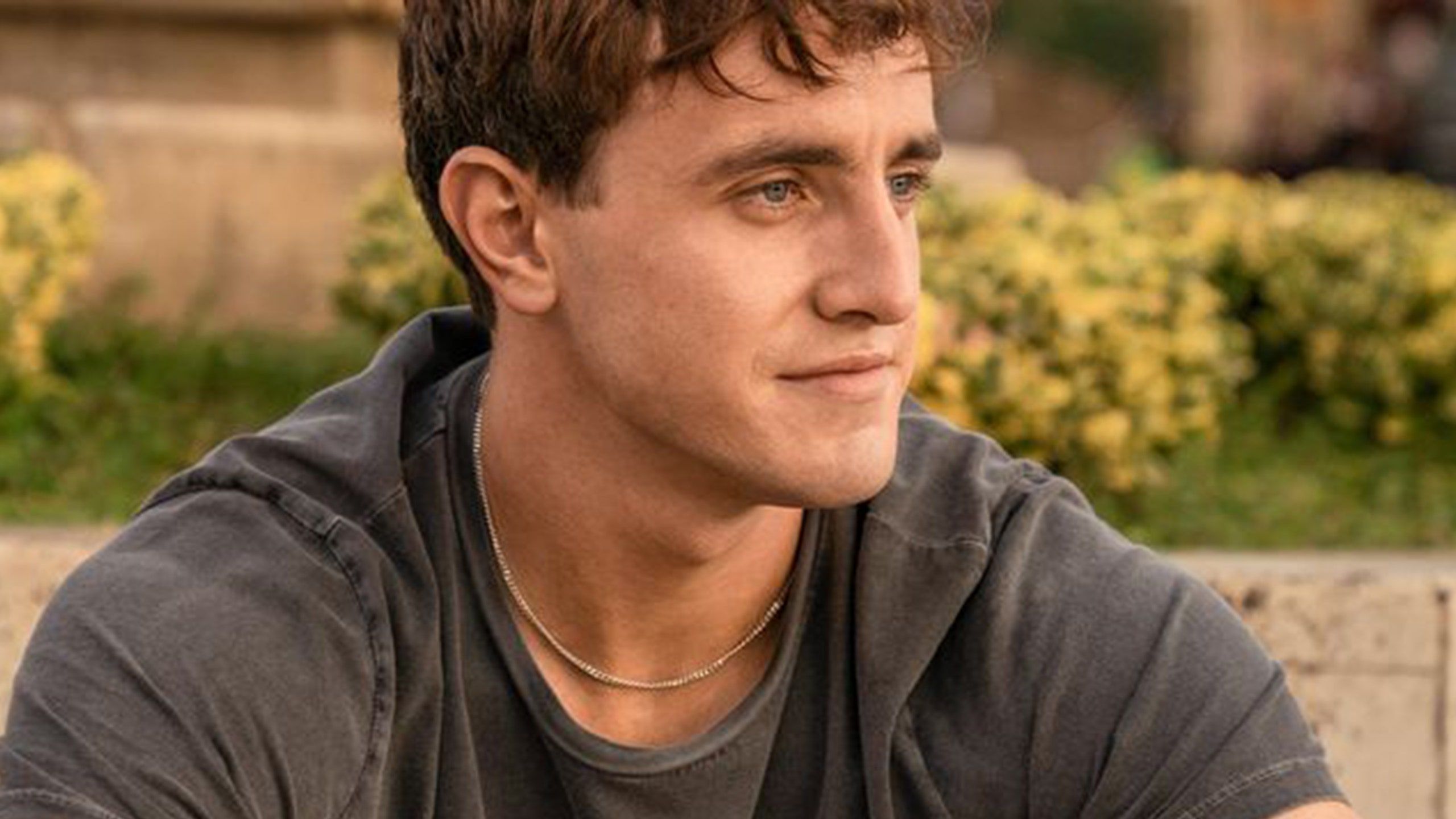 2560x1440 Normal People Star Paul Mescal Is