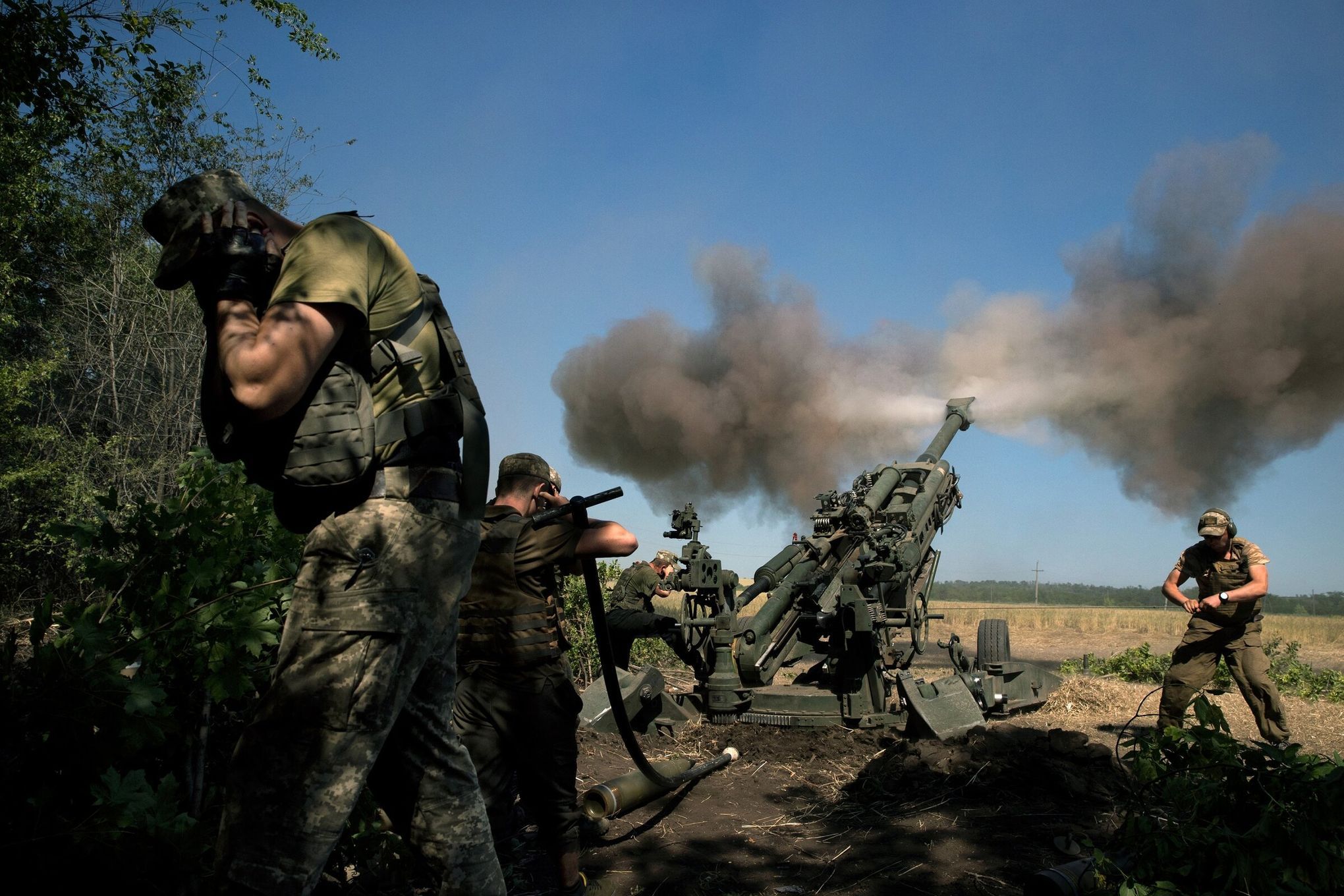 2040x1360 Russia, seeking a bigger army, moves to