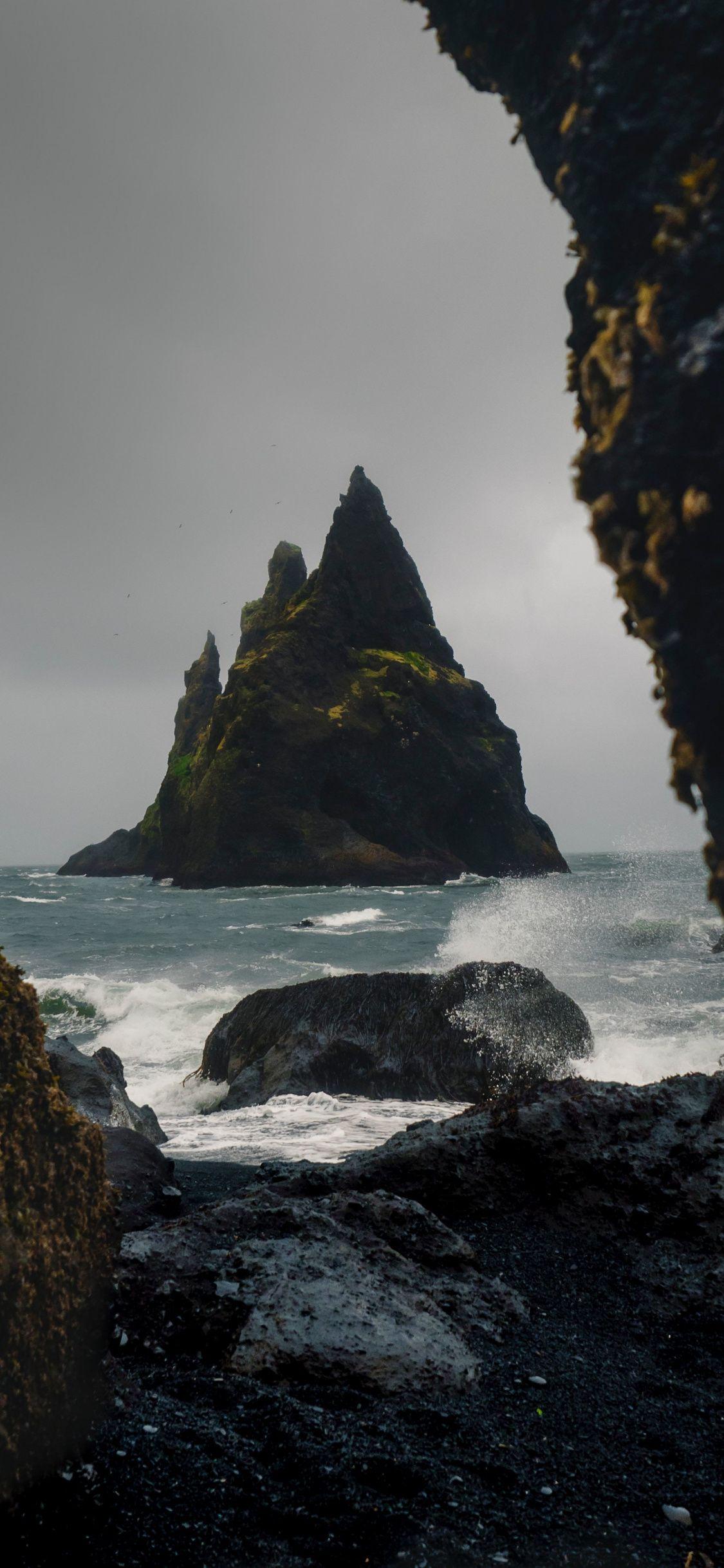 1125x2436 Download 1125x2436 wallpaper coastal, cliff, green, iceland