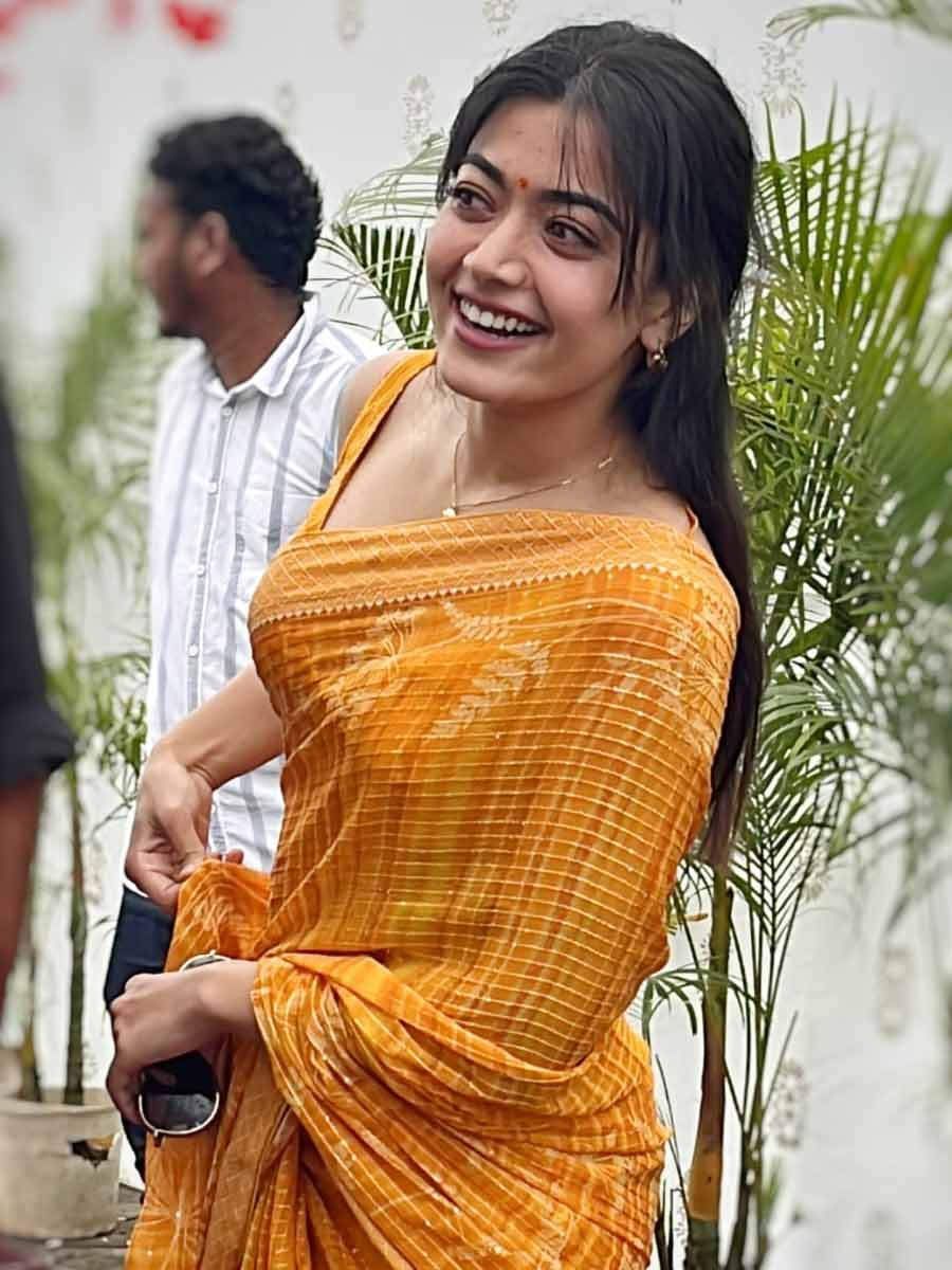 Rashmika Mandanna Saree Wallpapers - Top Free Rashmika Mandanna Saree ...