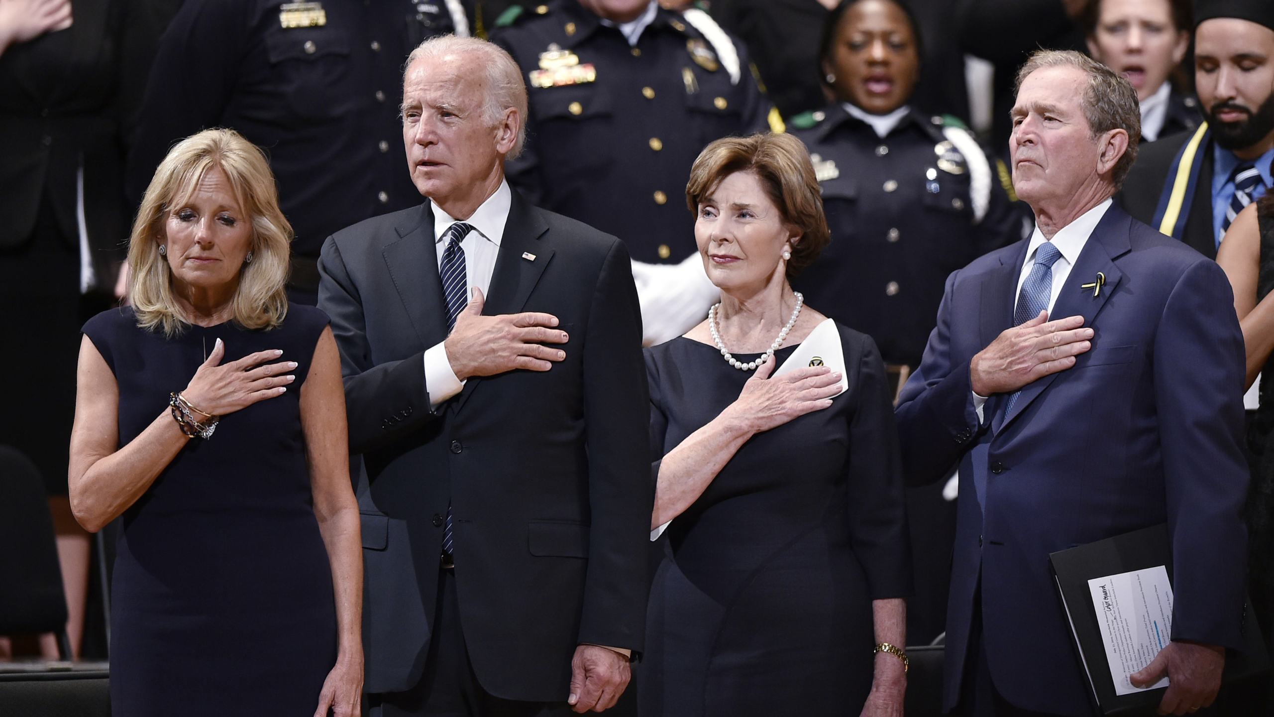2560x1440 Bush calls election 'fair, ' says Biden