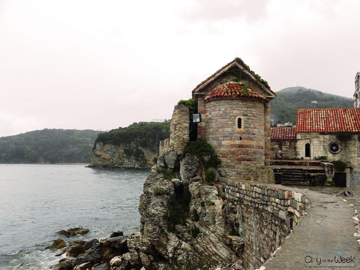 1400x1050 Budva in the Rain