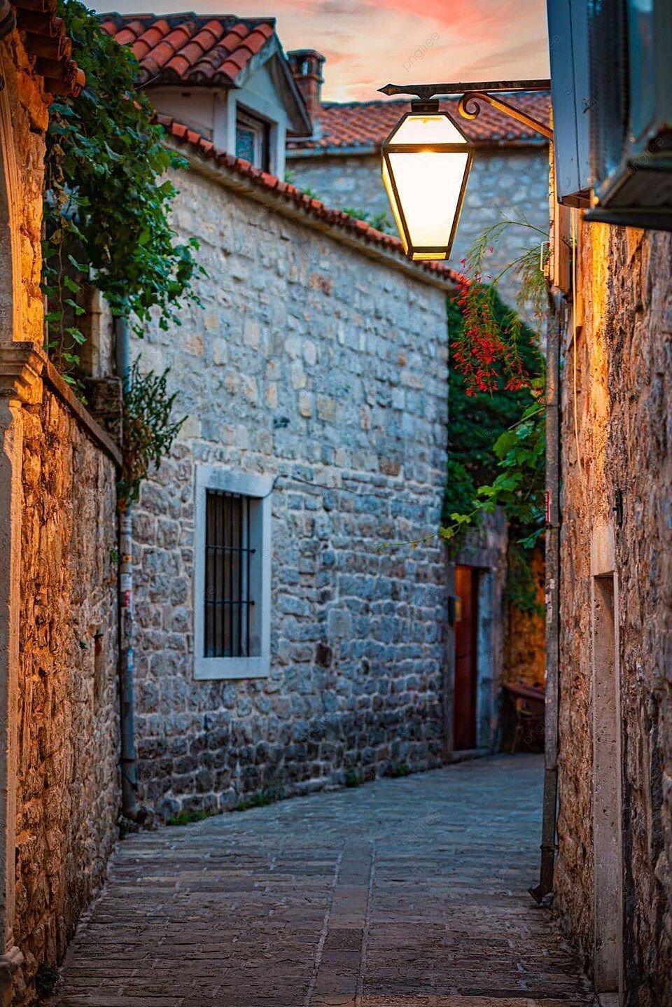 960x1438 Night Dusk Old Balkans Photo Background