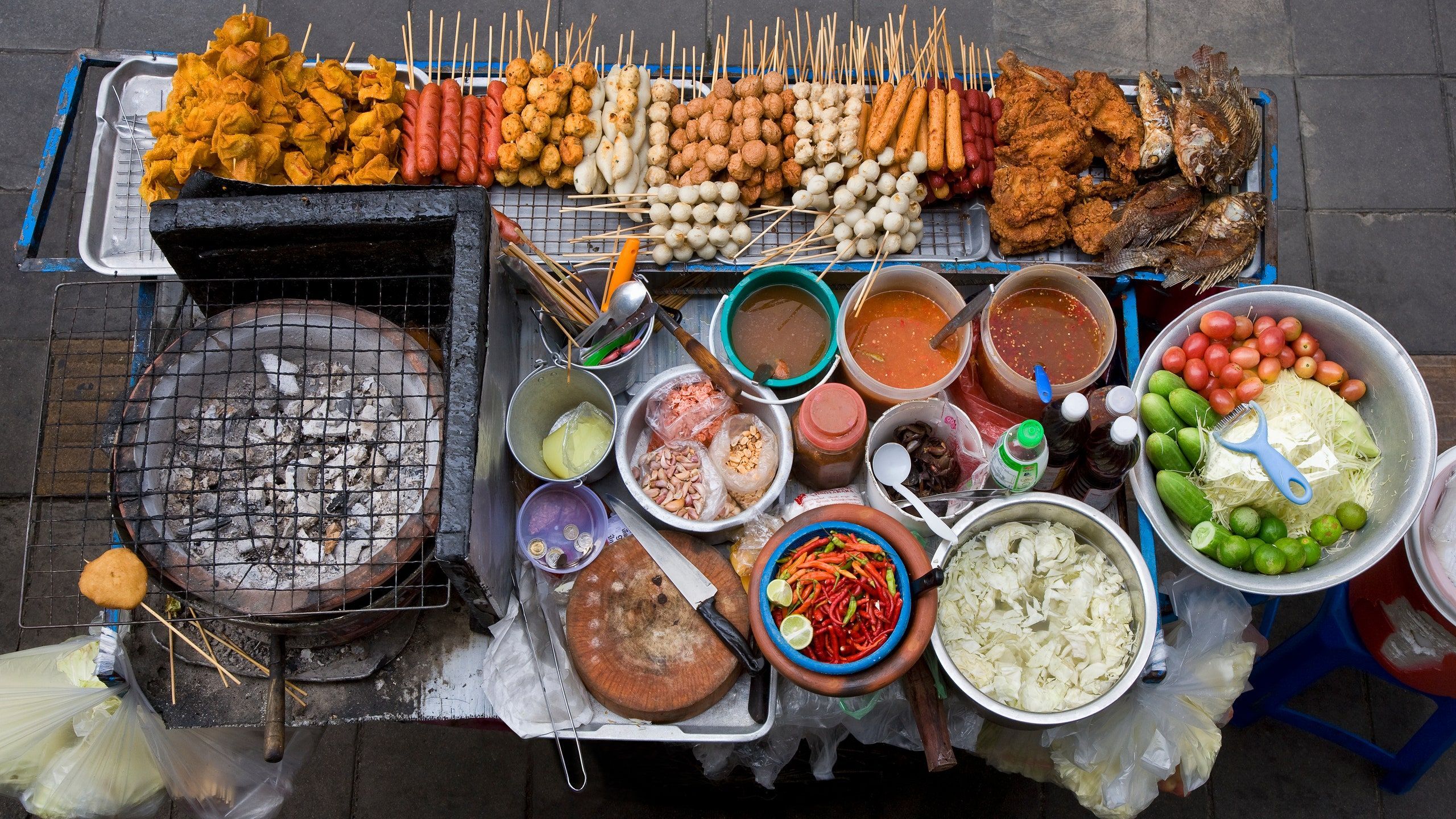 2560x1440 Bangkok's Beloved Street Food Stalls