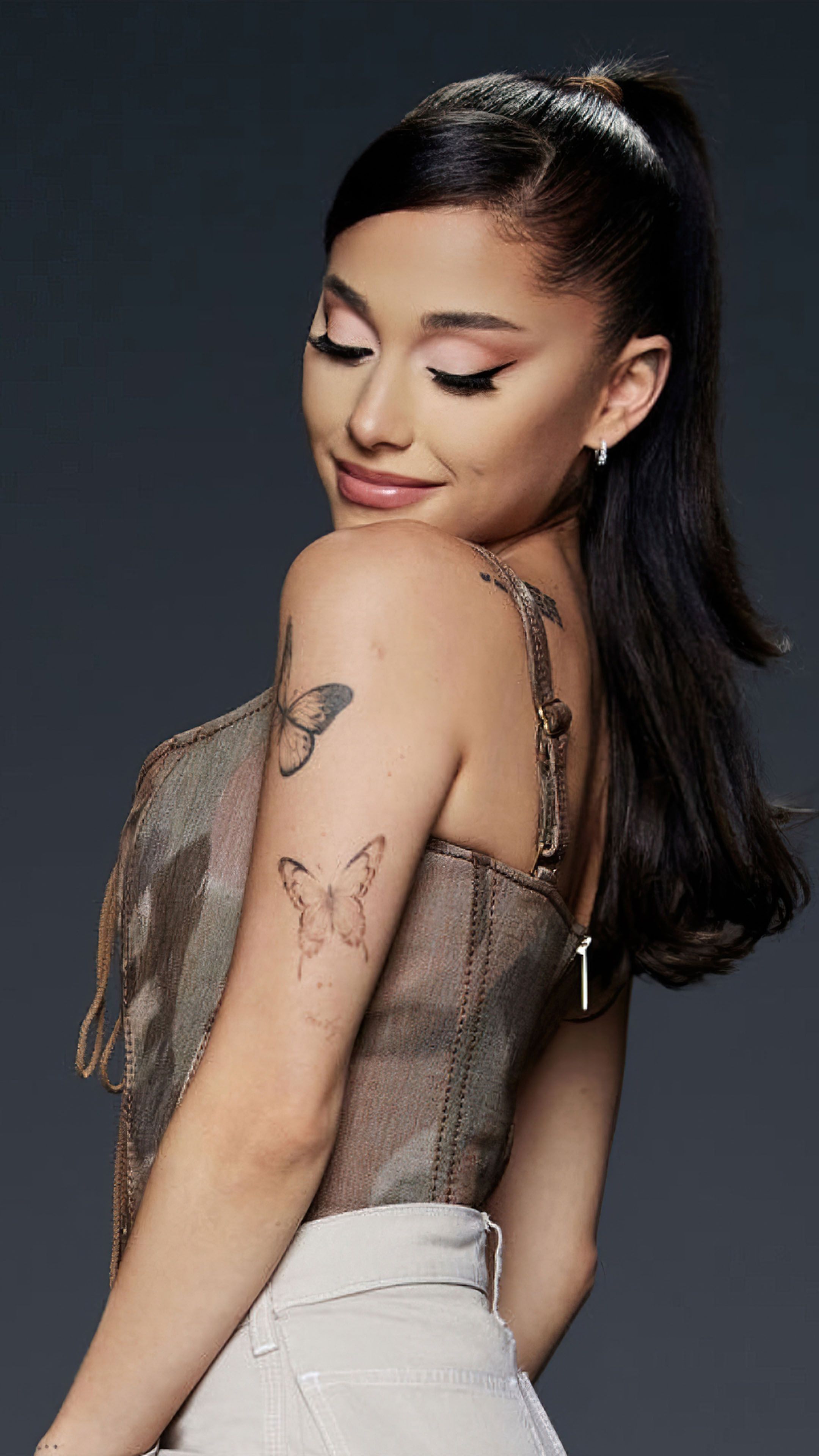 2160x3840 Ariana Grande 2022 Wallpaper