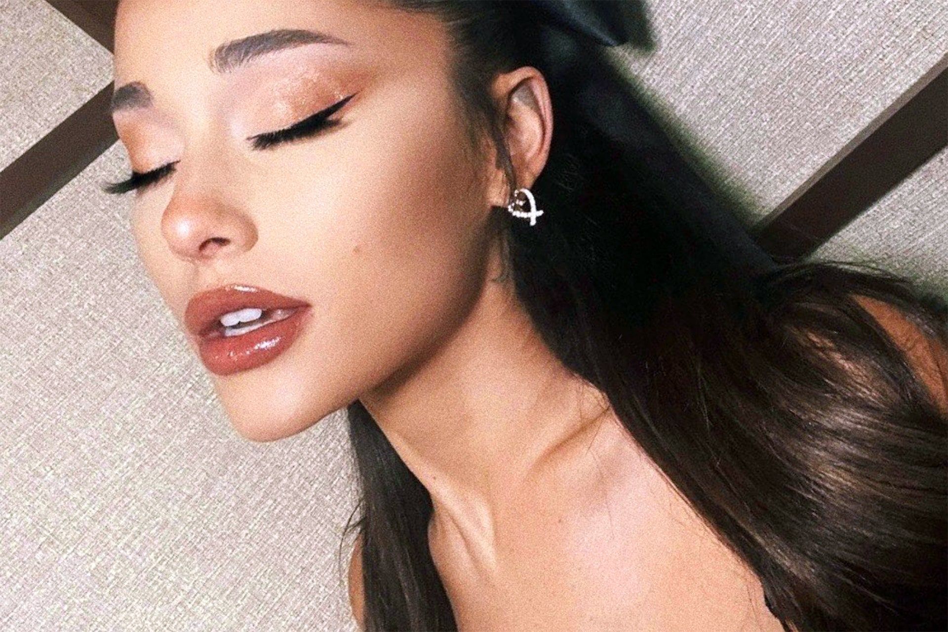 1920x1280 Ariana Grande's Best Hair, Make Up