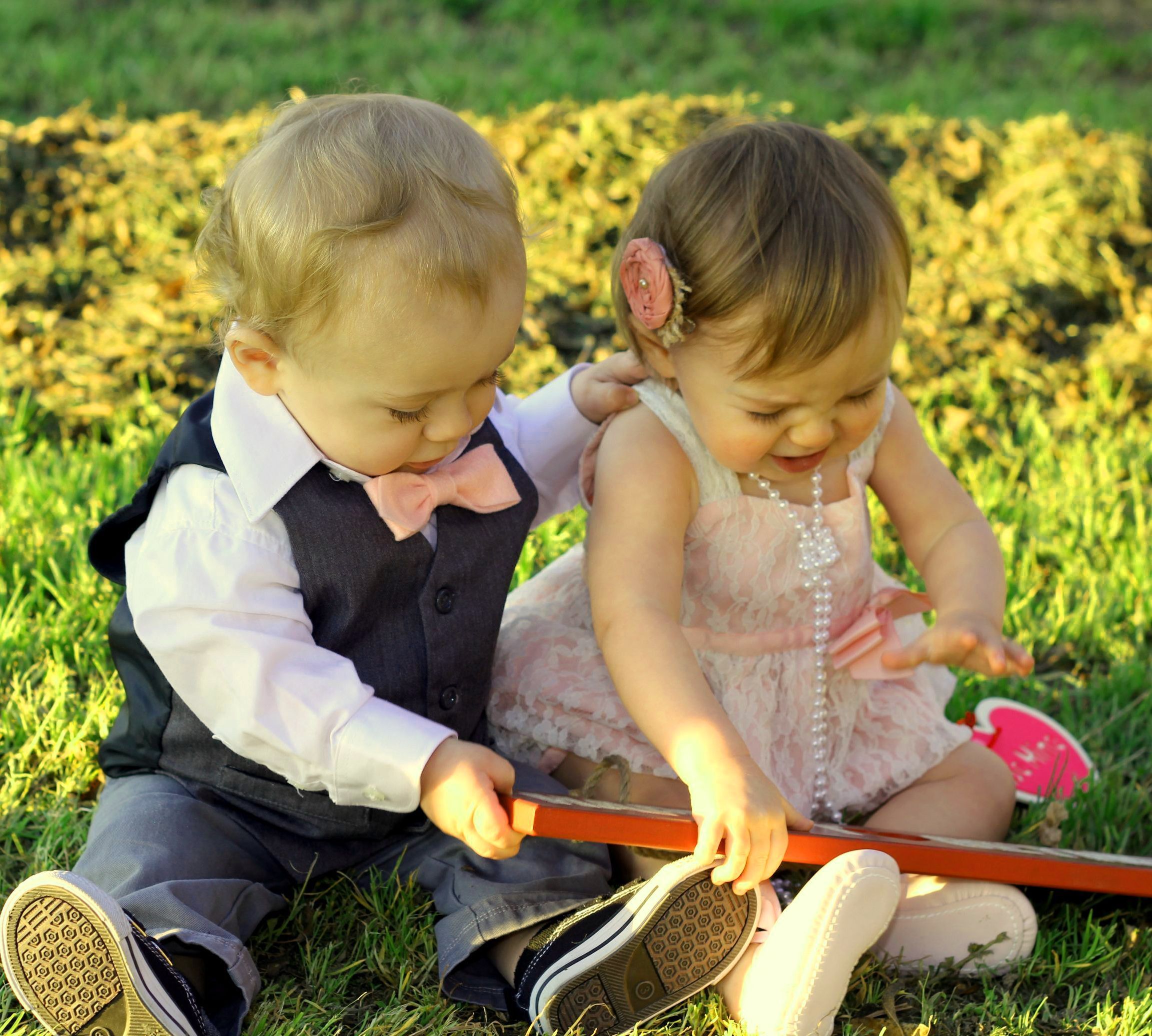 2305x2073 Cute Baby Boys & Girls Image Wallpaper