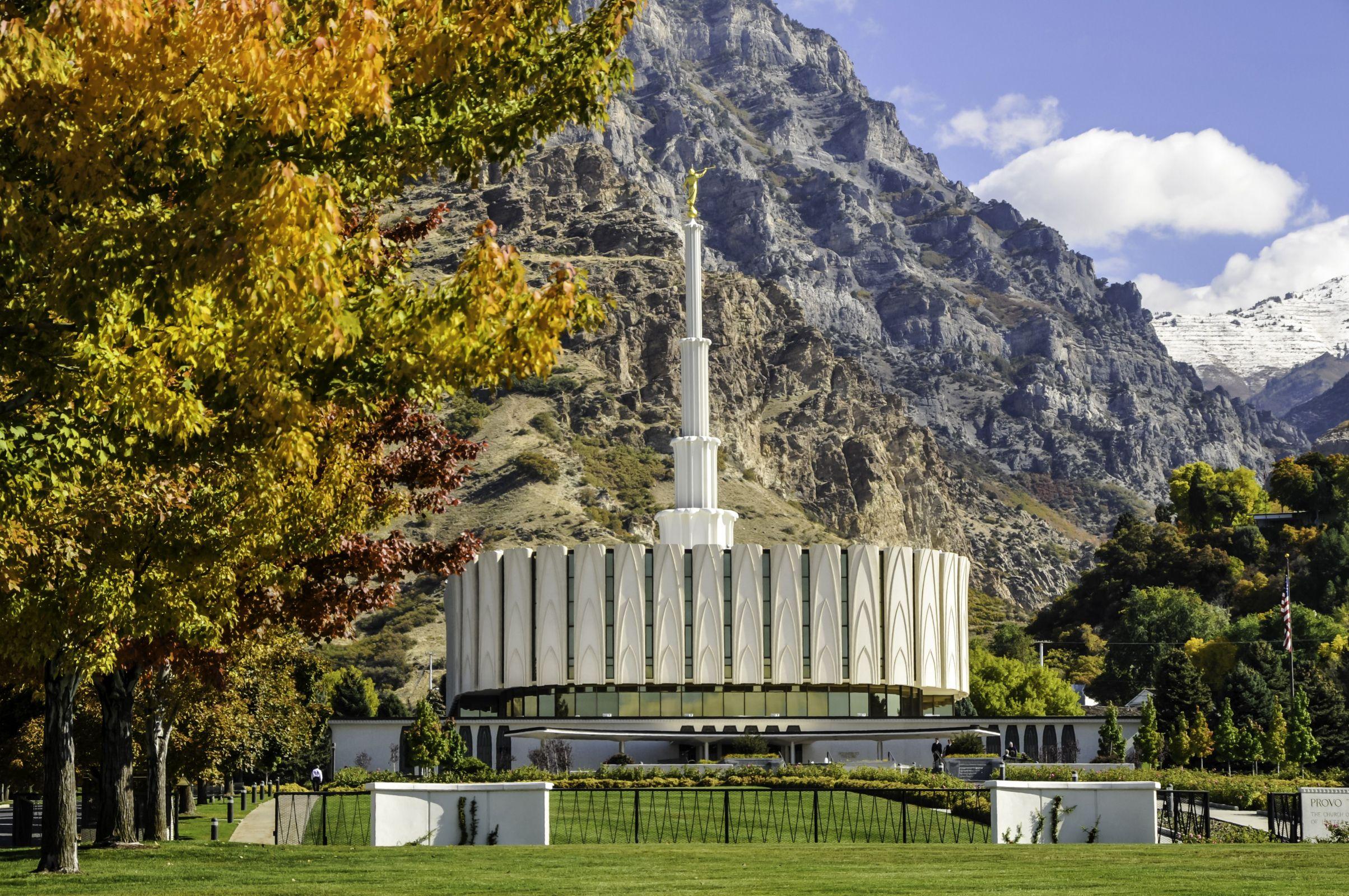 2408x1600 Provo Temple Scenery Wallpaper