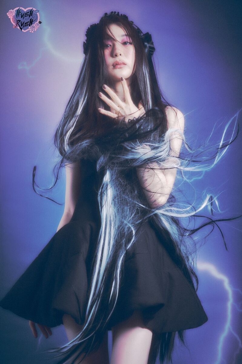 799x1200 LEE CHAEYEON 1st Mini Album HUSH RUSH