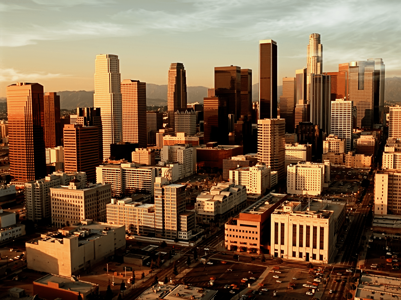 1600x1200 Vintage City Skyline Wallpaper