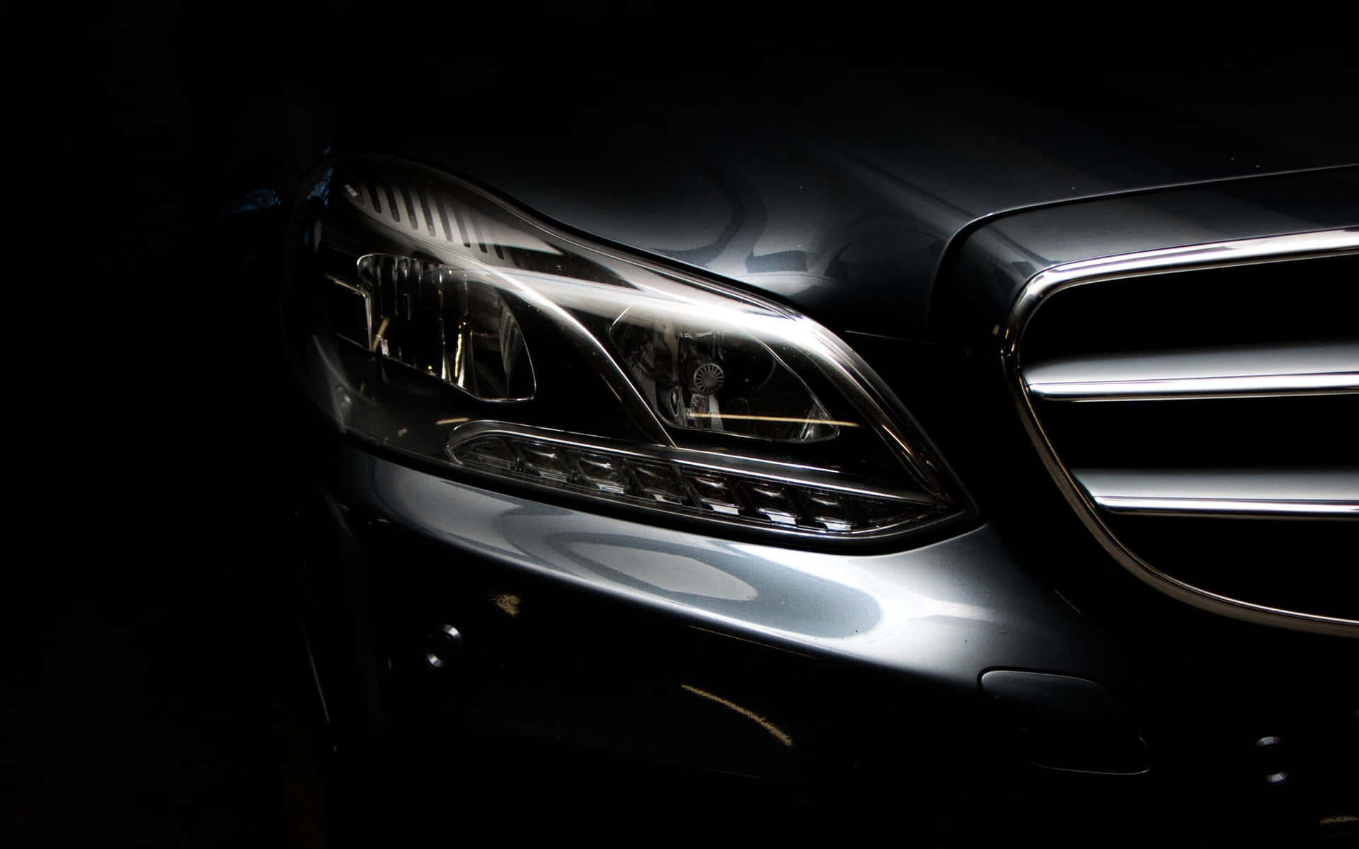 1920x1200 Mercedes Black Head Light Wallpaper