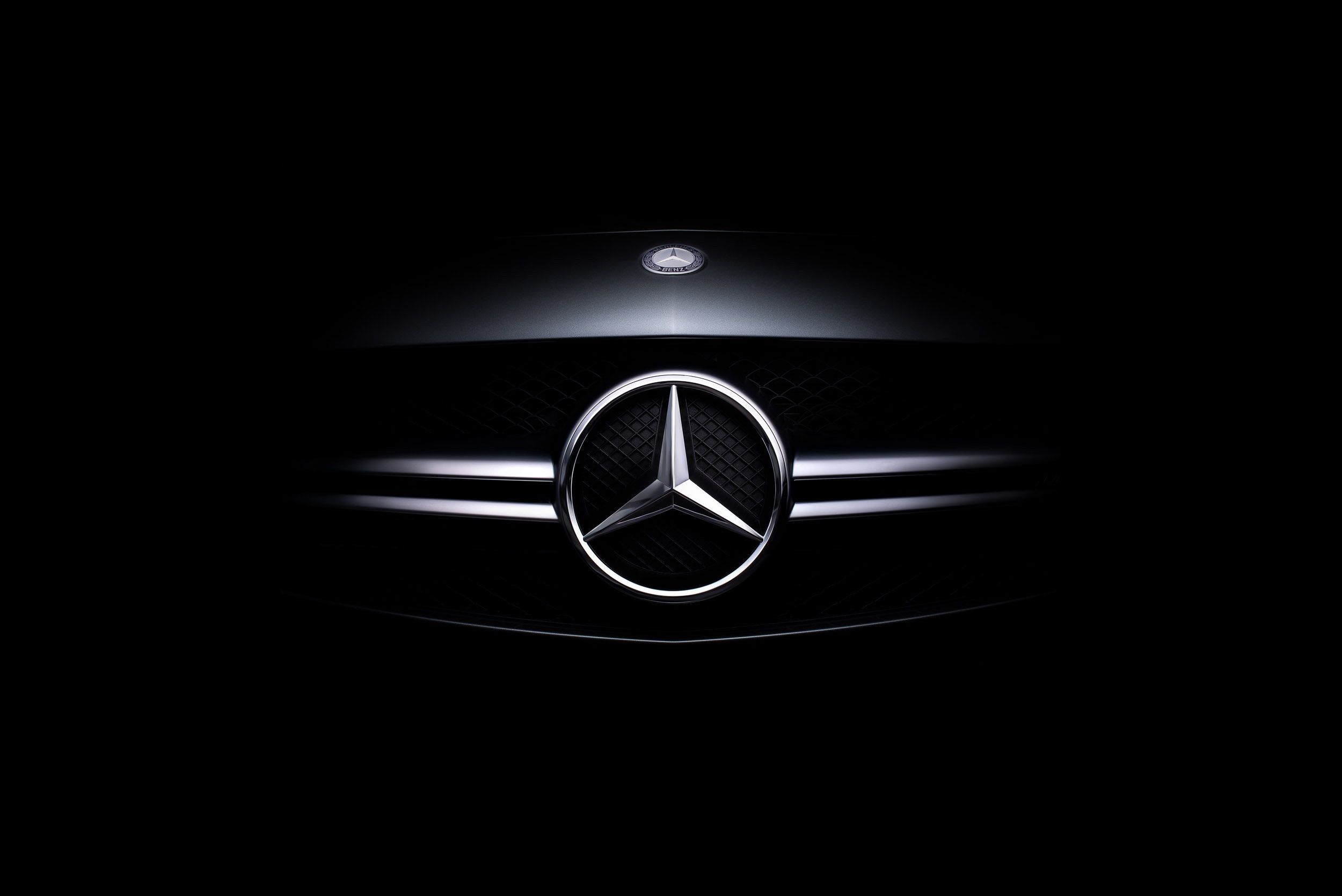 2500x1669 Mercedes Light Wallpaper