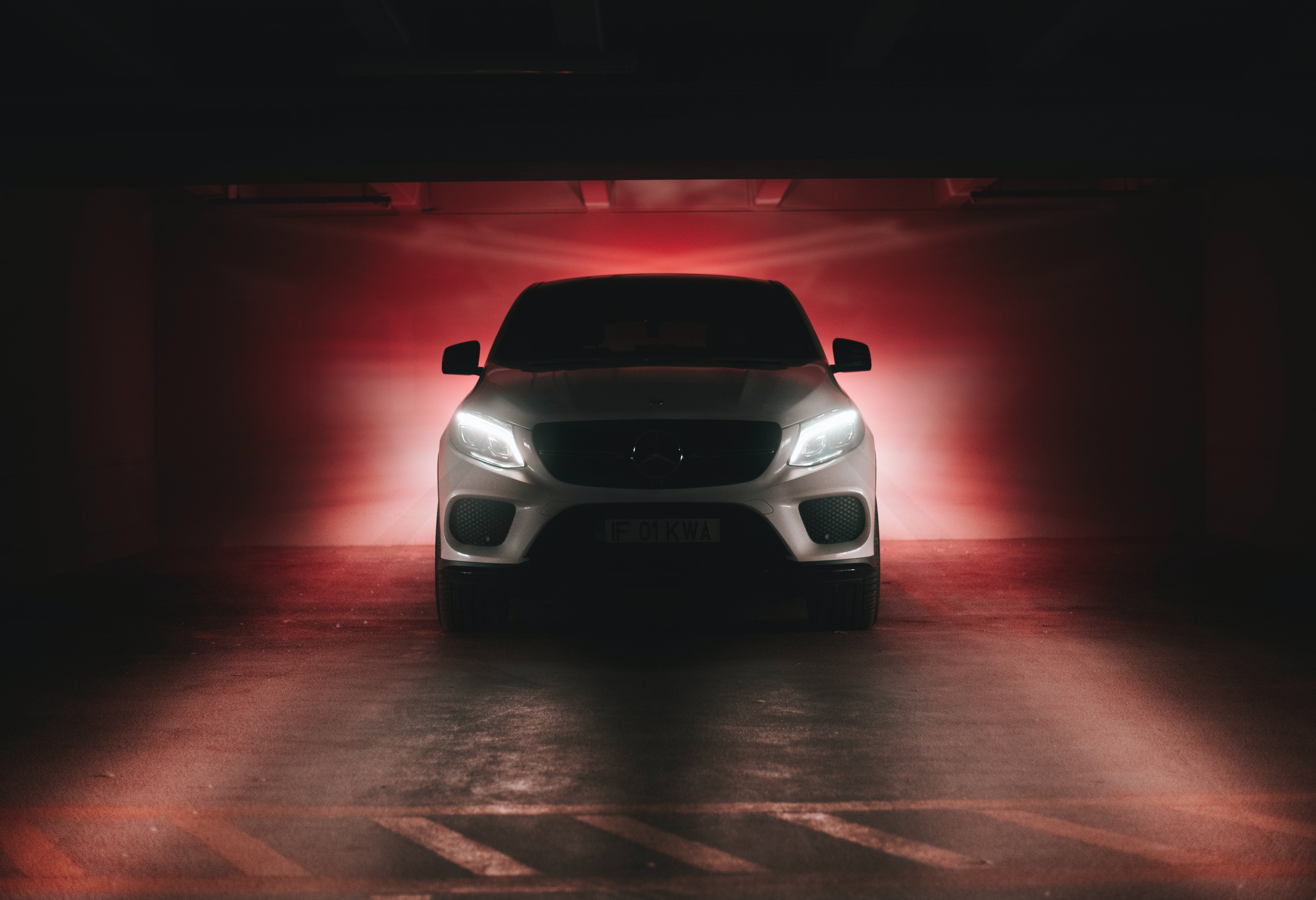 5757x3939 wallpaper: Mercedes Benz Gl 350D, Glow