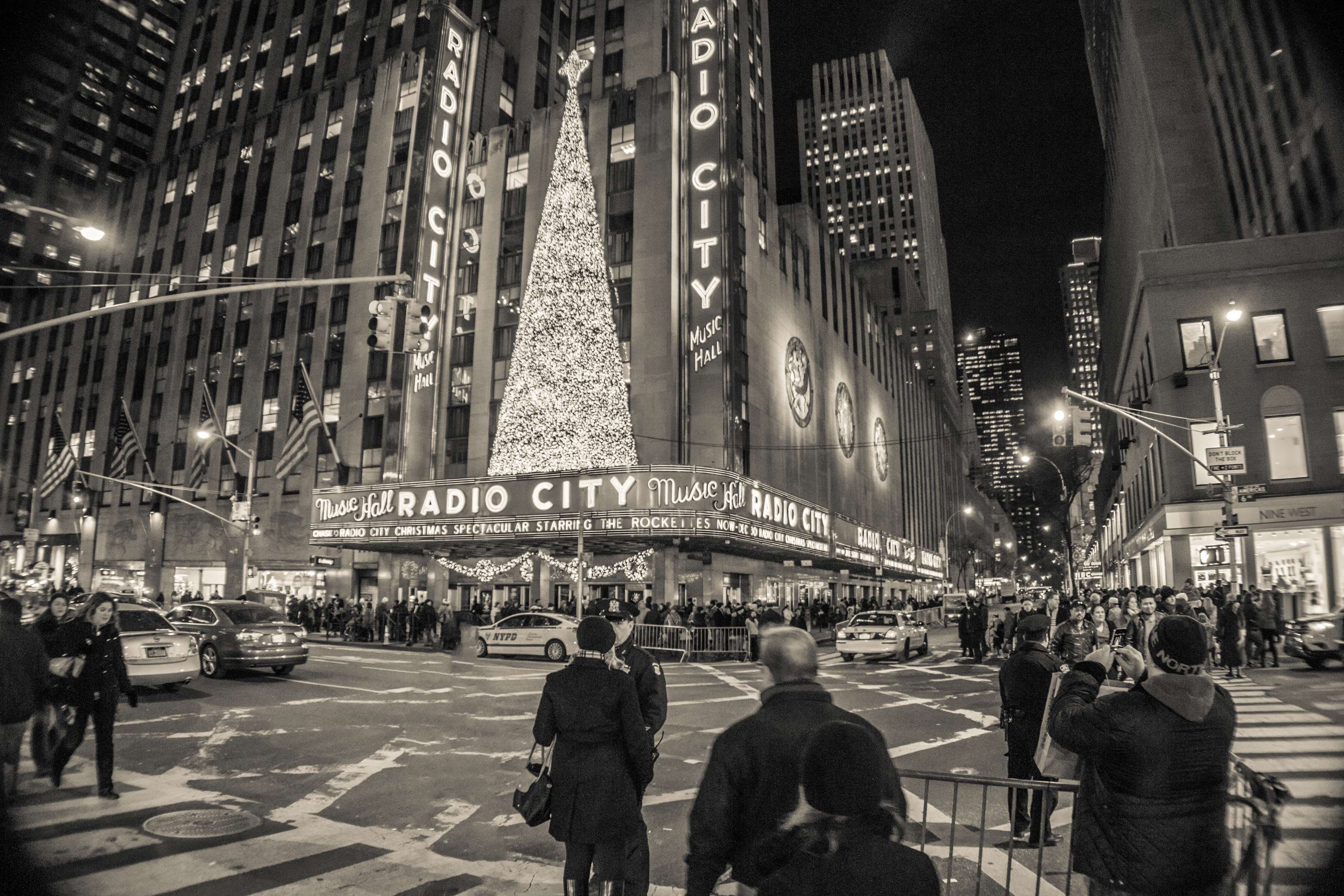 3240x2160 christmas, crowd, new york city, radio city, usa