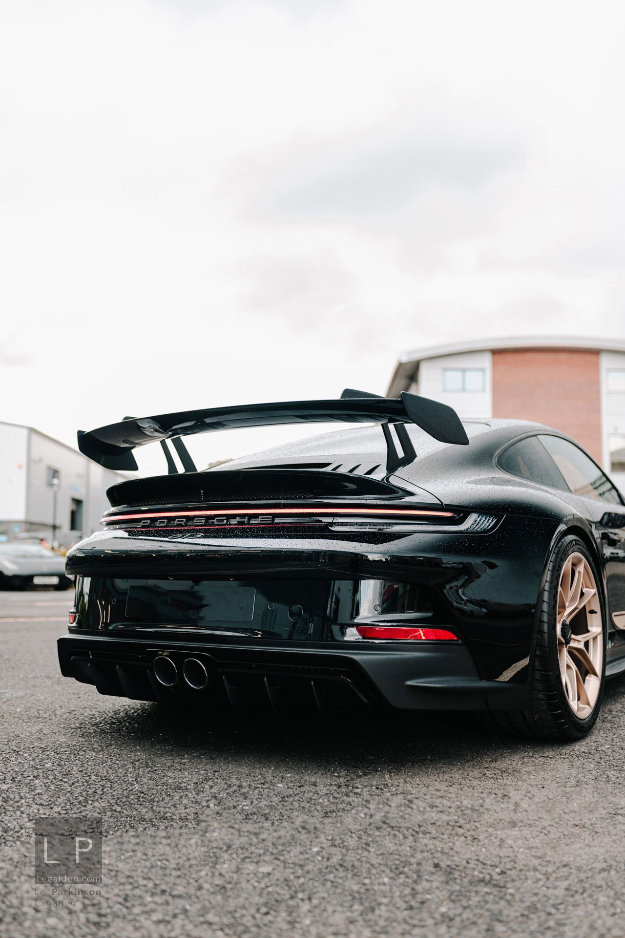 1280x1920 Porsche 911 992 GT3