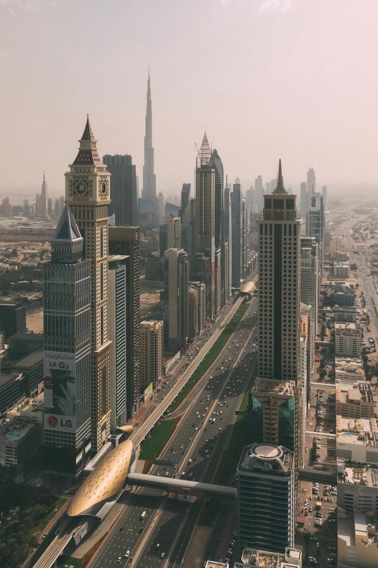 1265x1898 Dubai skyscraper highway. Mobile Wallpaper Mobile