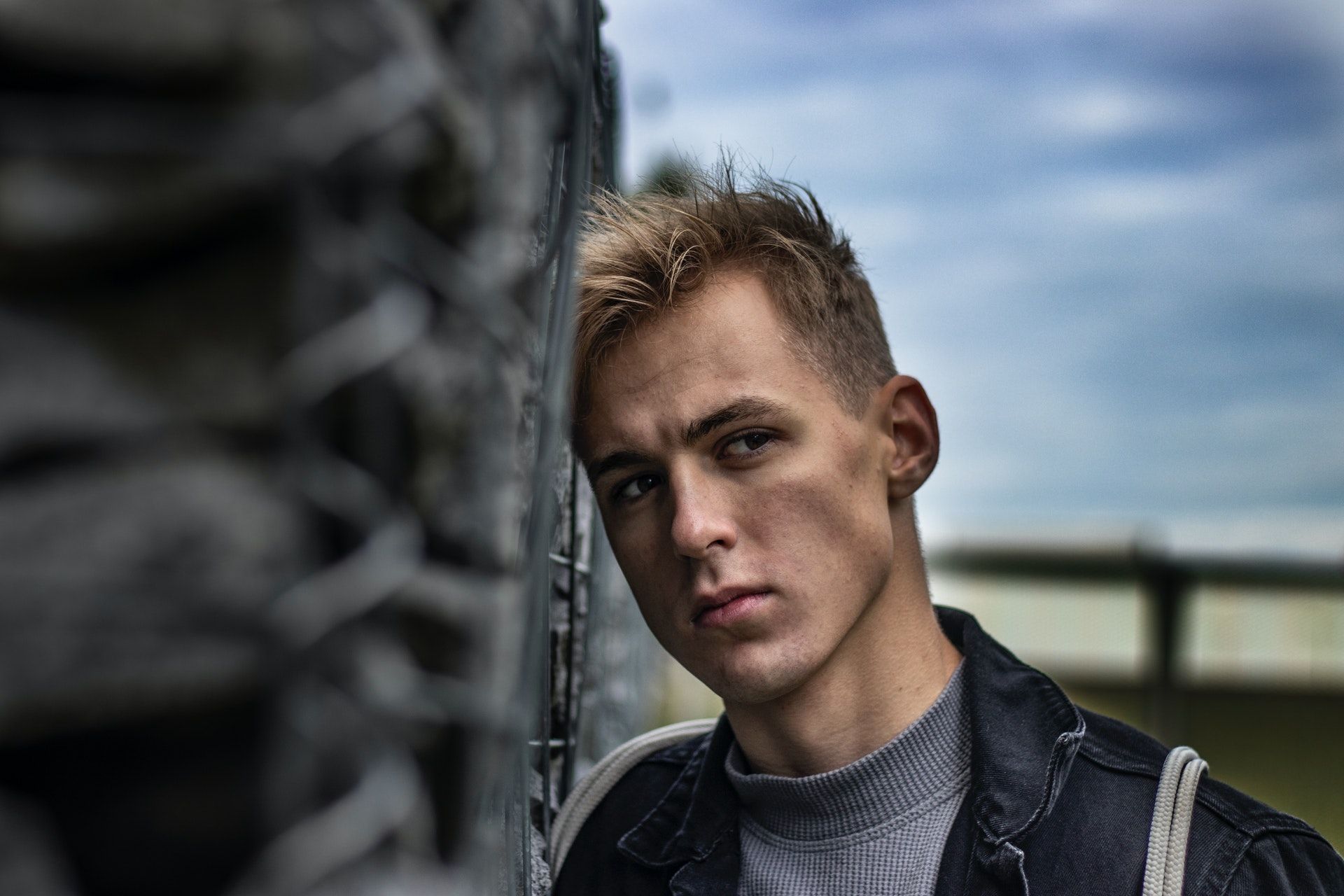 1920x1280 How to sharpen jawline in selfie photo