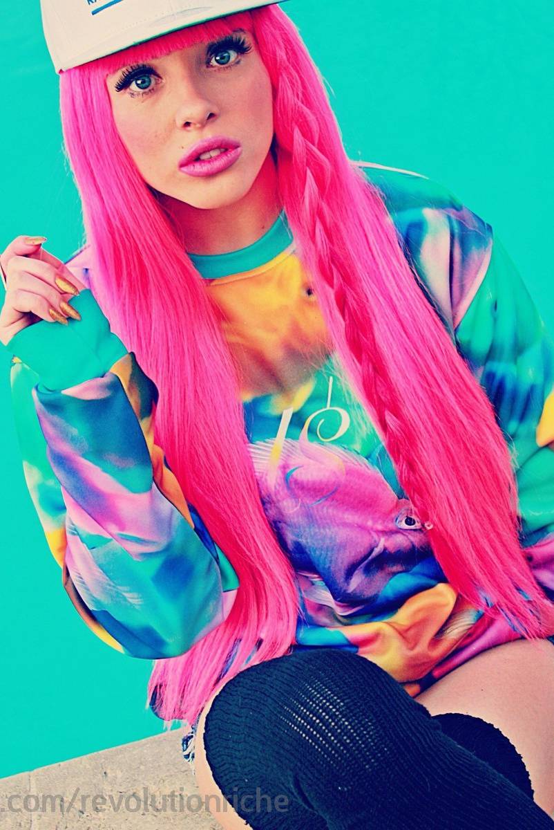 802x1200 Dope Girl Wallpaper