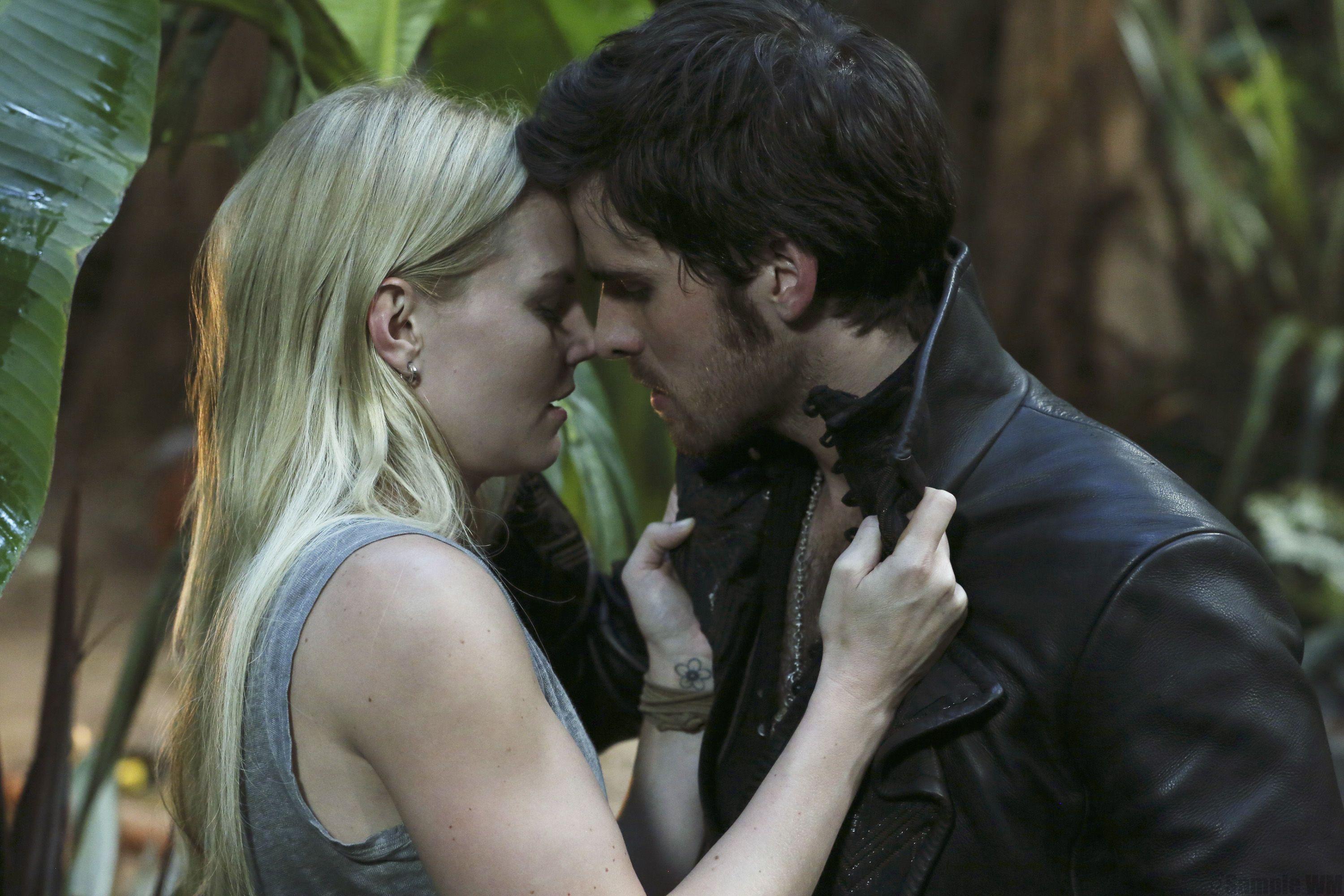 3000x2000 Emma Swan Wallpaper