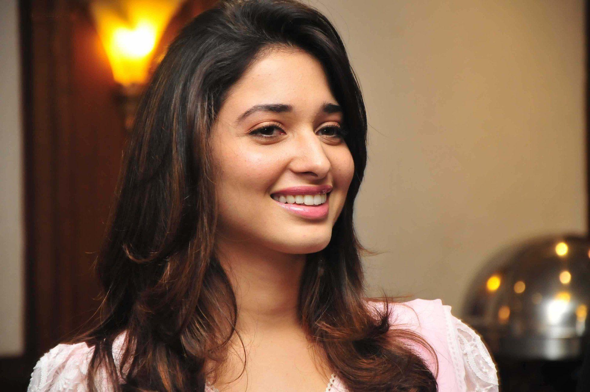 1962x1303 Tamanna Bhatia For Desktop