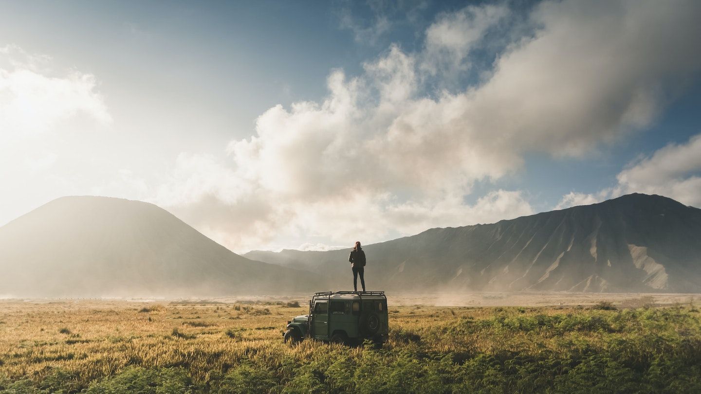 1440x810 adventurous solo female travellers
