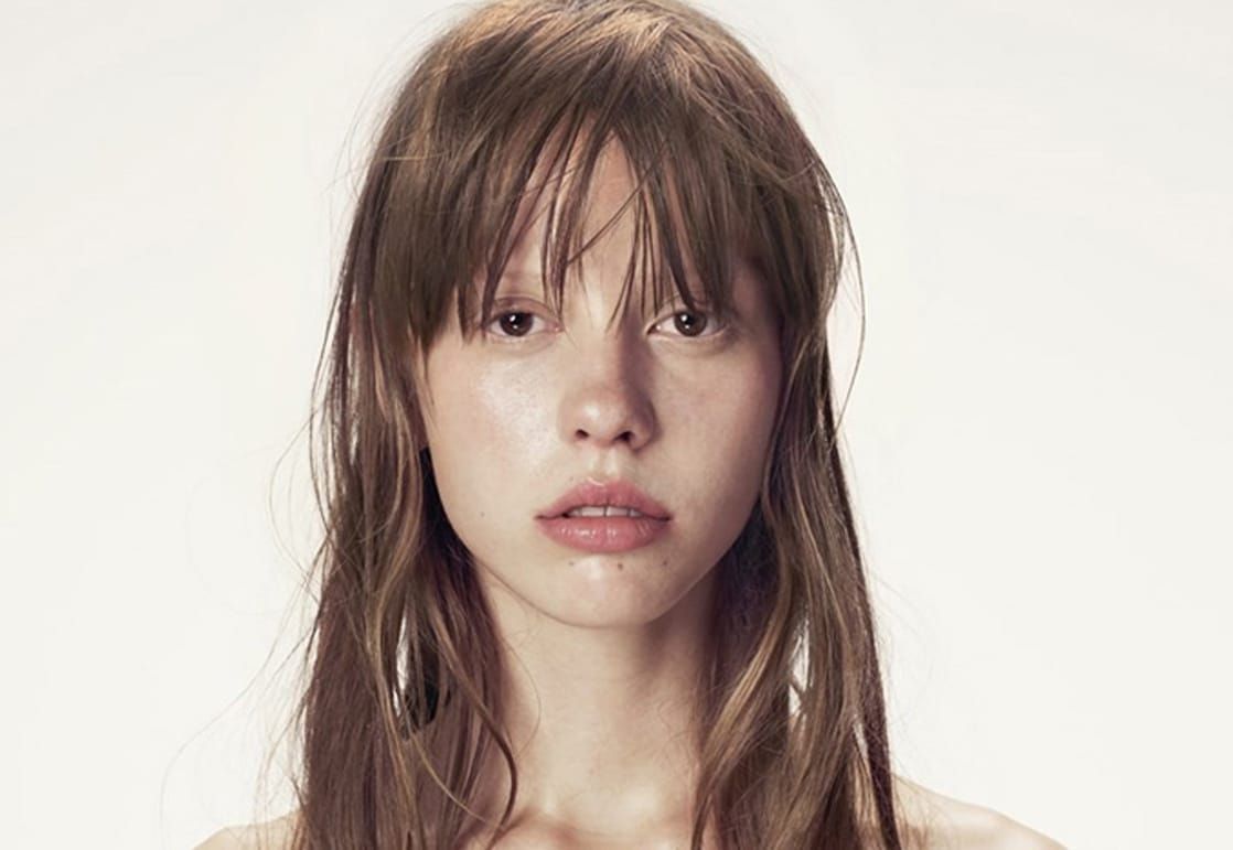 1118x771 Picture of Mia Goth. Goth wallpaper