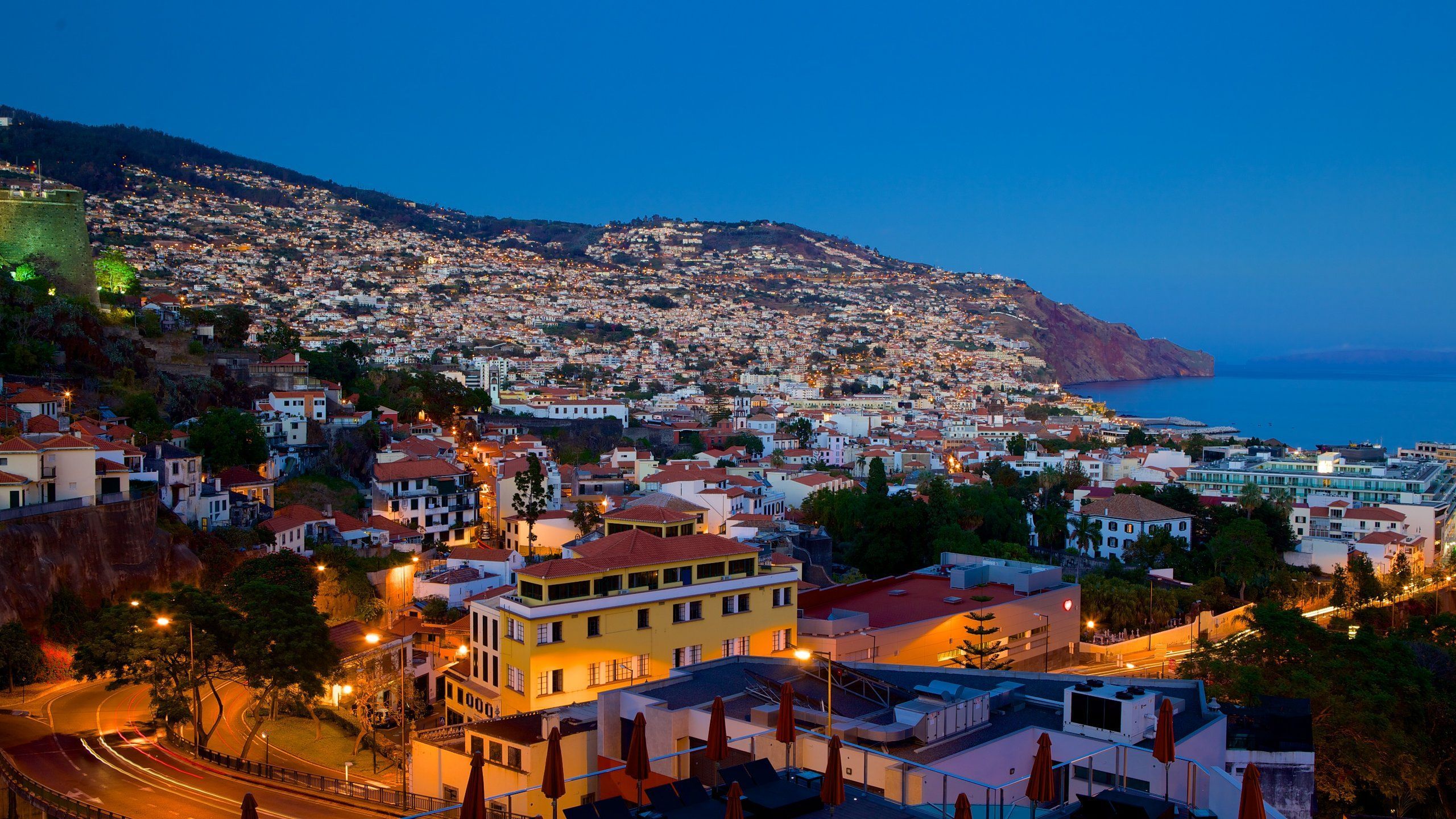 2560x1440 Funchal, Madeira Region