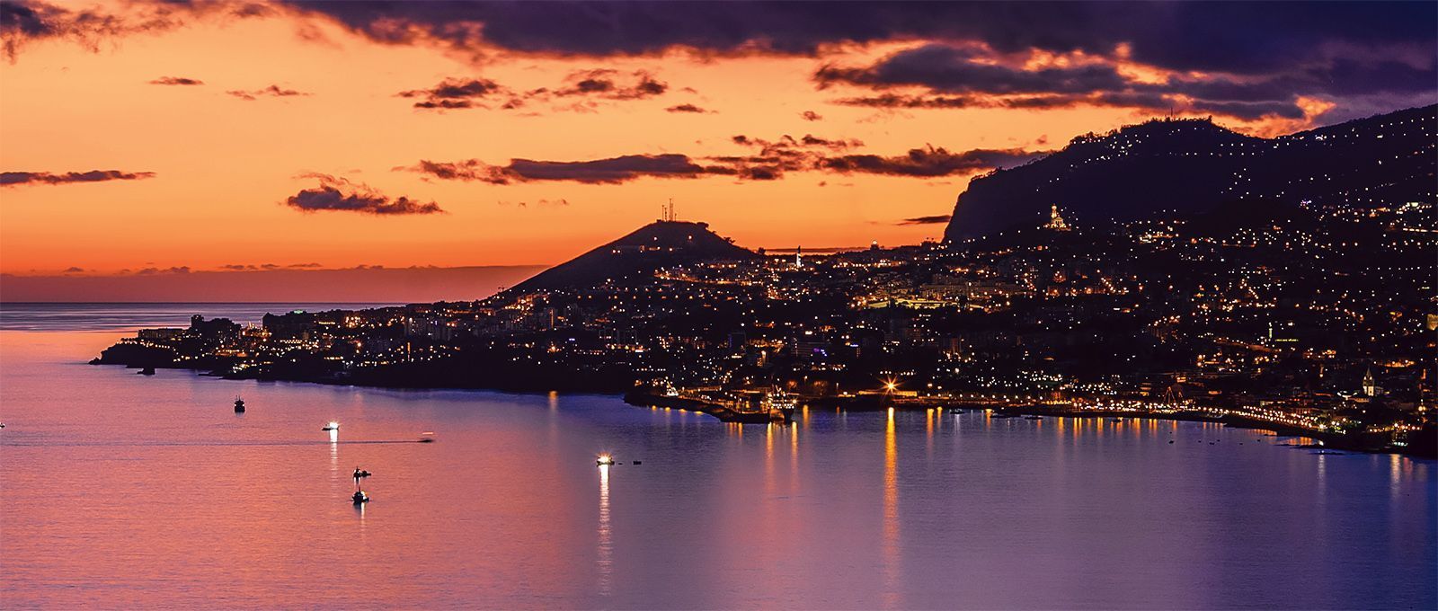 1600x680 Funchal Orca Praia ****