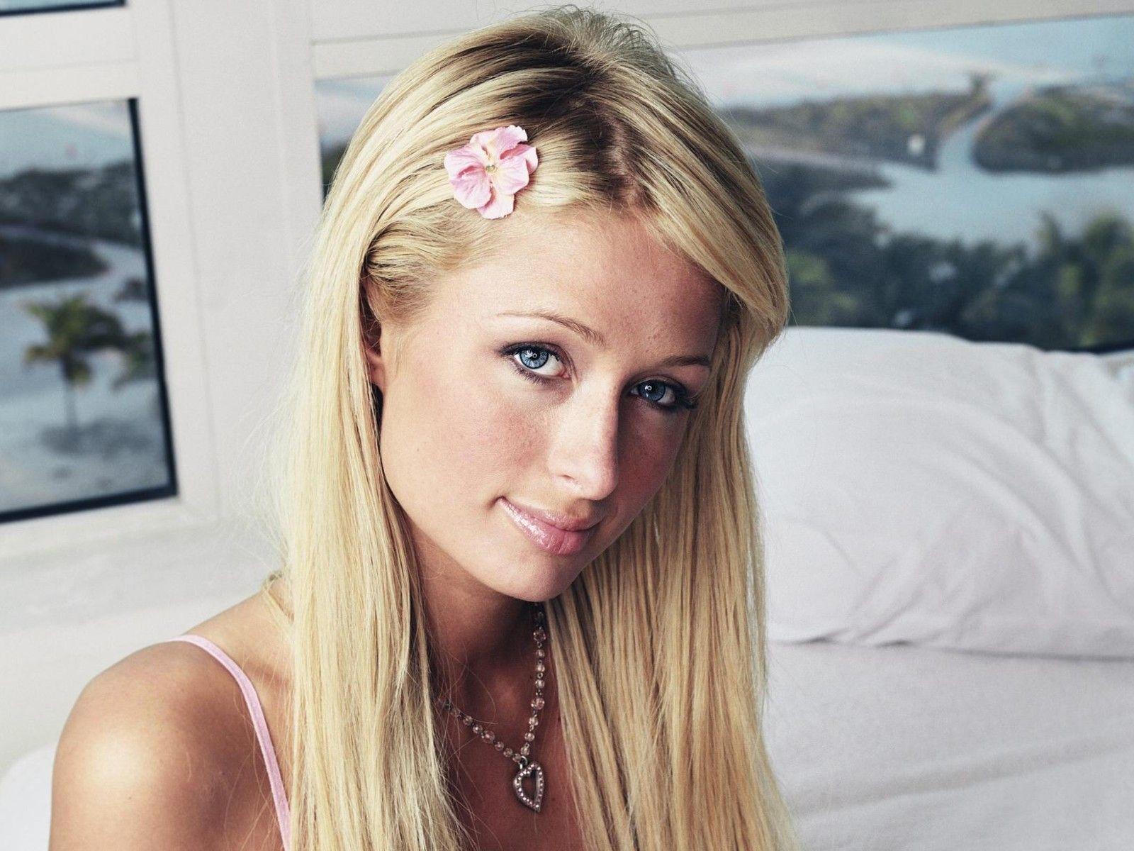 1600x1200 HD Paris Hilton Wallpaper