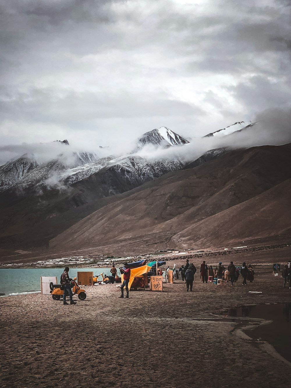 1000x1333 Pangong Lake Picture. Download Free