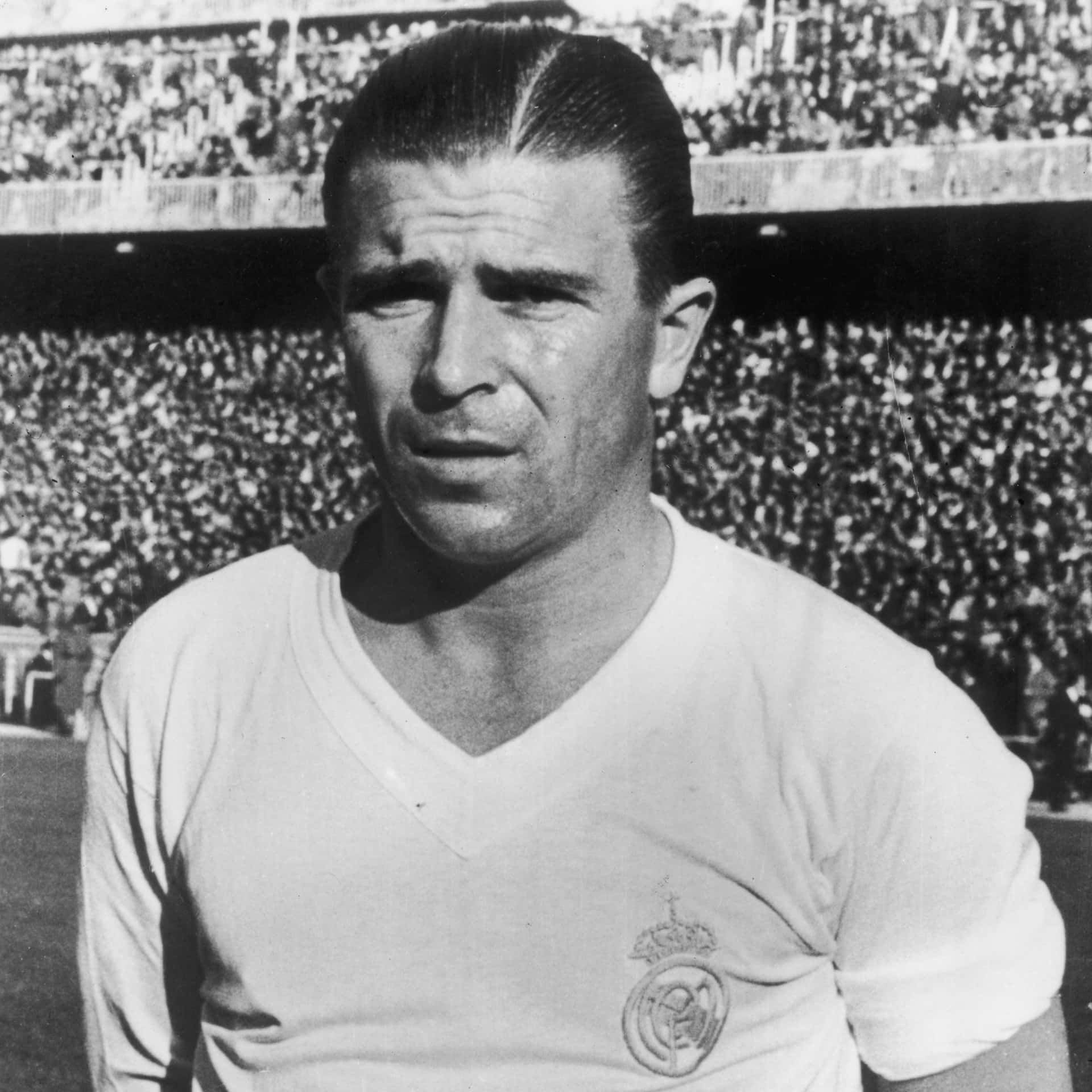 1920x1920 Download Ferenc Puskás In Real Madrid Jersey Wallpaper