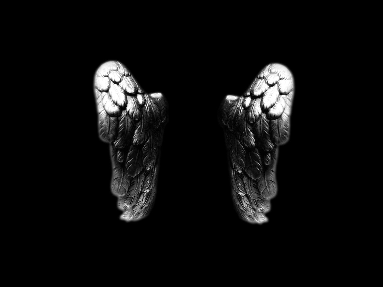 1599x1199 Angel in the Dark wallpaper Free Photo