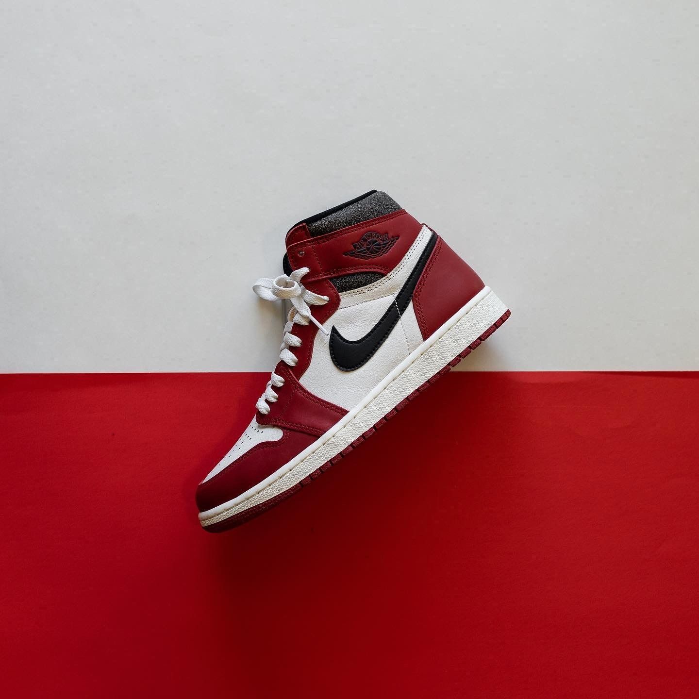 1440x1440 Air Jordan 1 Chicago drops